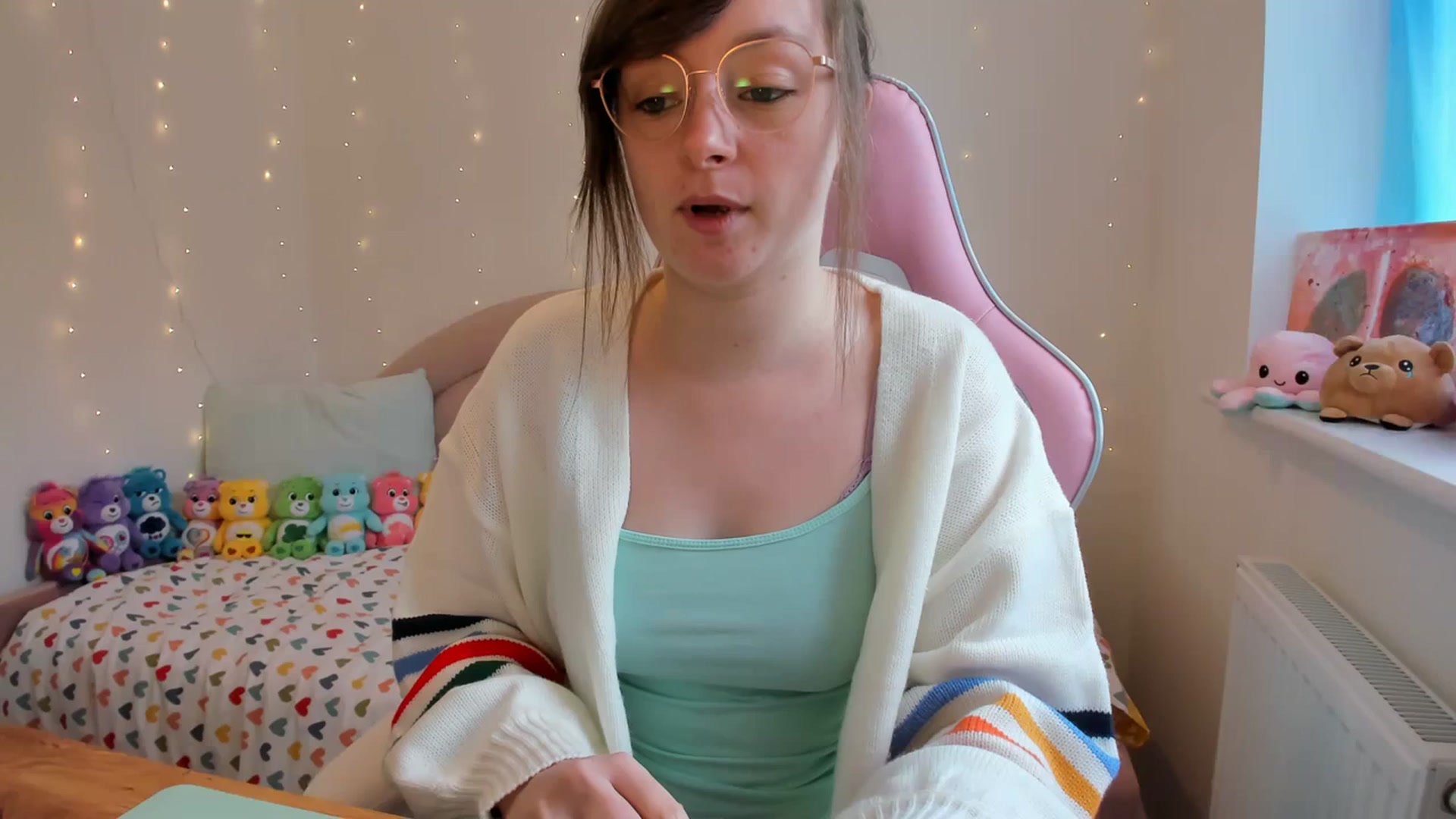 Gallery image thumbnail from JessieBear_'s myfreecams stream on, 10/17/2023, 16:06 image 1 of 20