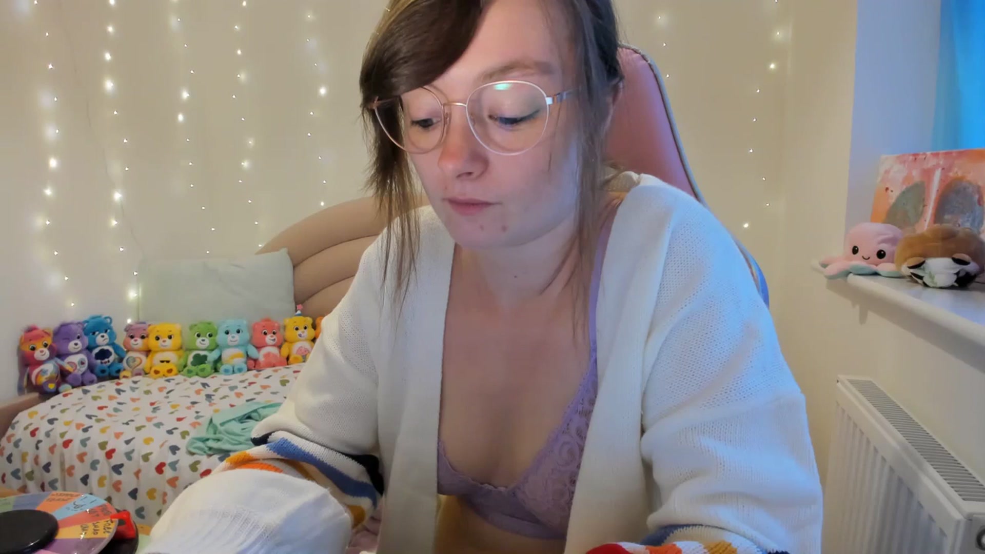 Gallery image thumbnail from JessieBear_'s myfreecams stream on, 10/17/2023, 17:08 image 18 of 20