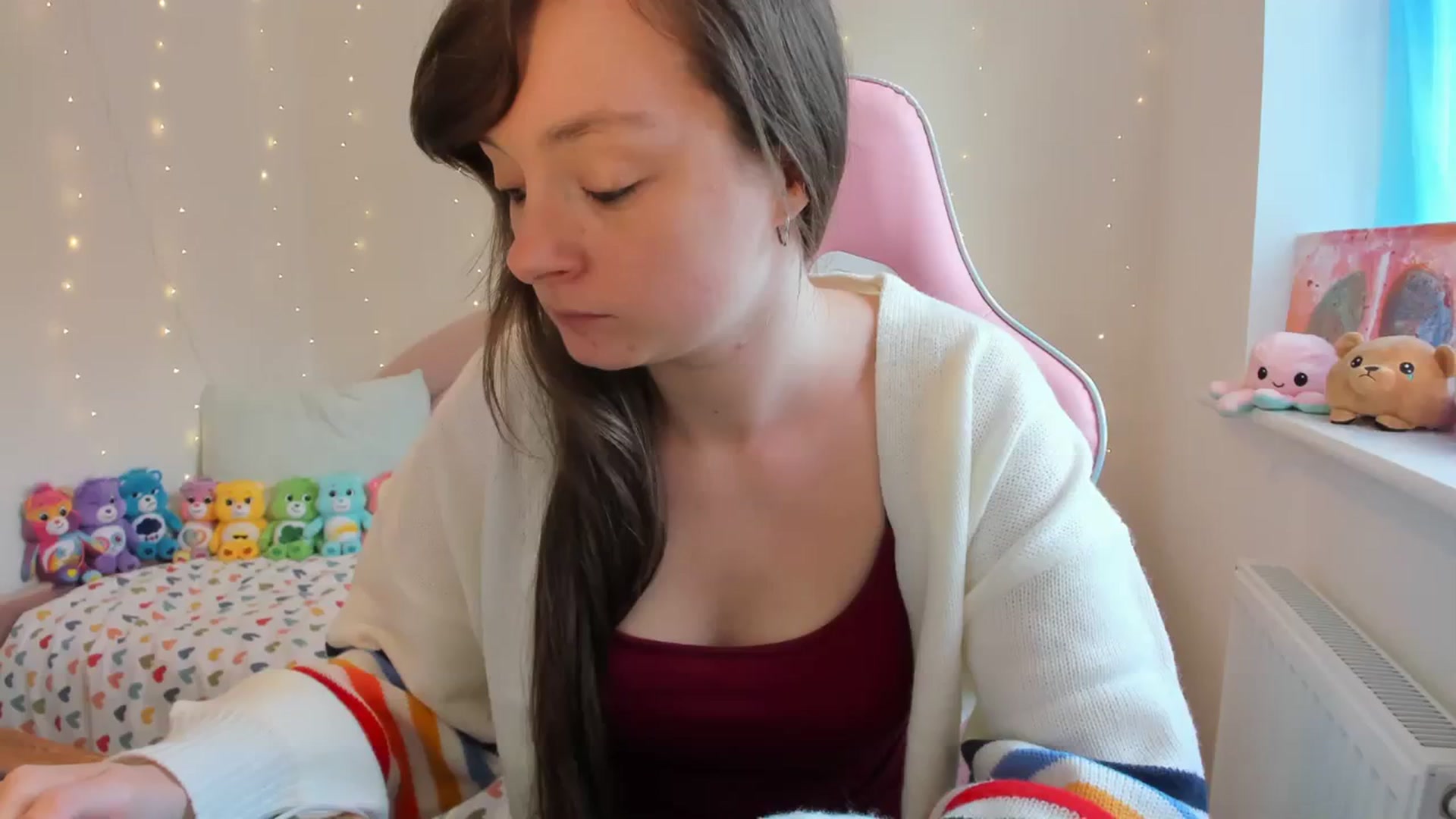 Gallery image thumbnail from JessieBear_'s myfreecams stream on, 10/18/2023, 13:15 image 12 of 20