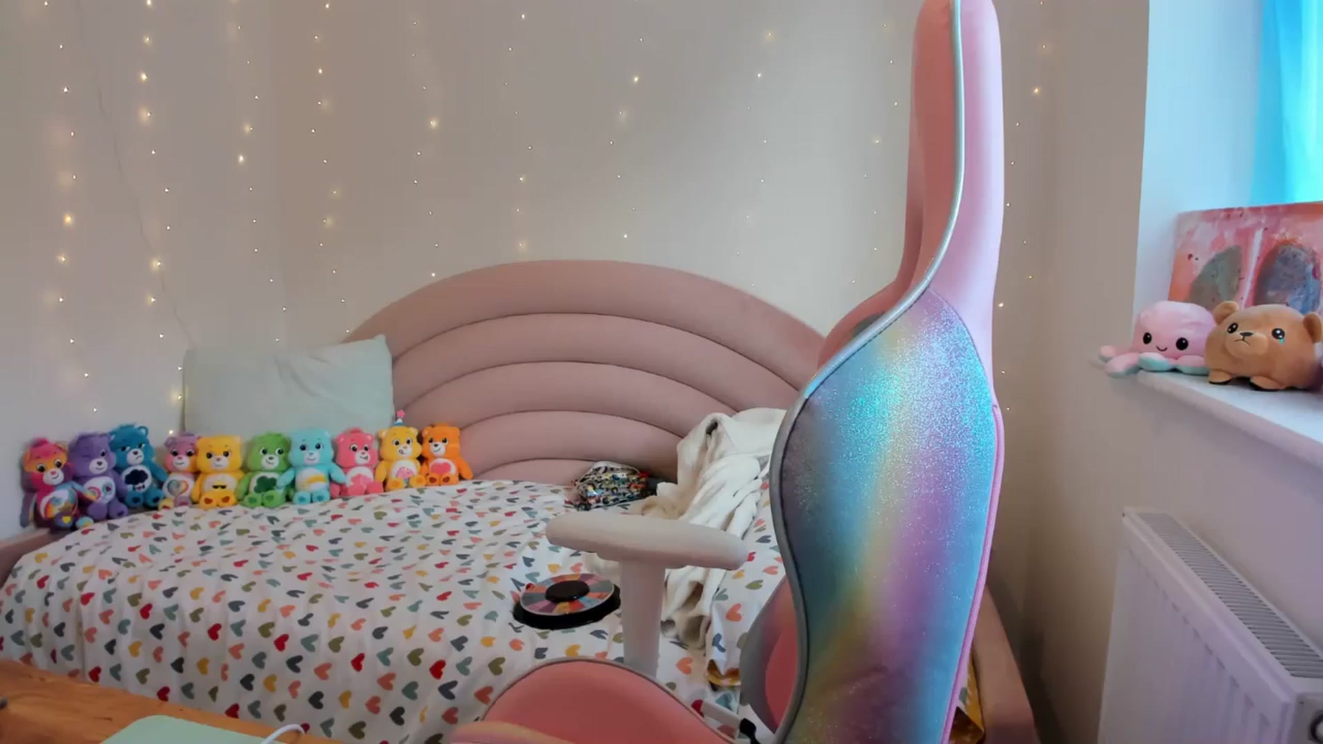 Gallery image thumbnail from JessieBear_'s myfreecams stream on, 10/18/2023, 13:15 image 1 of 20