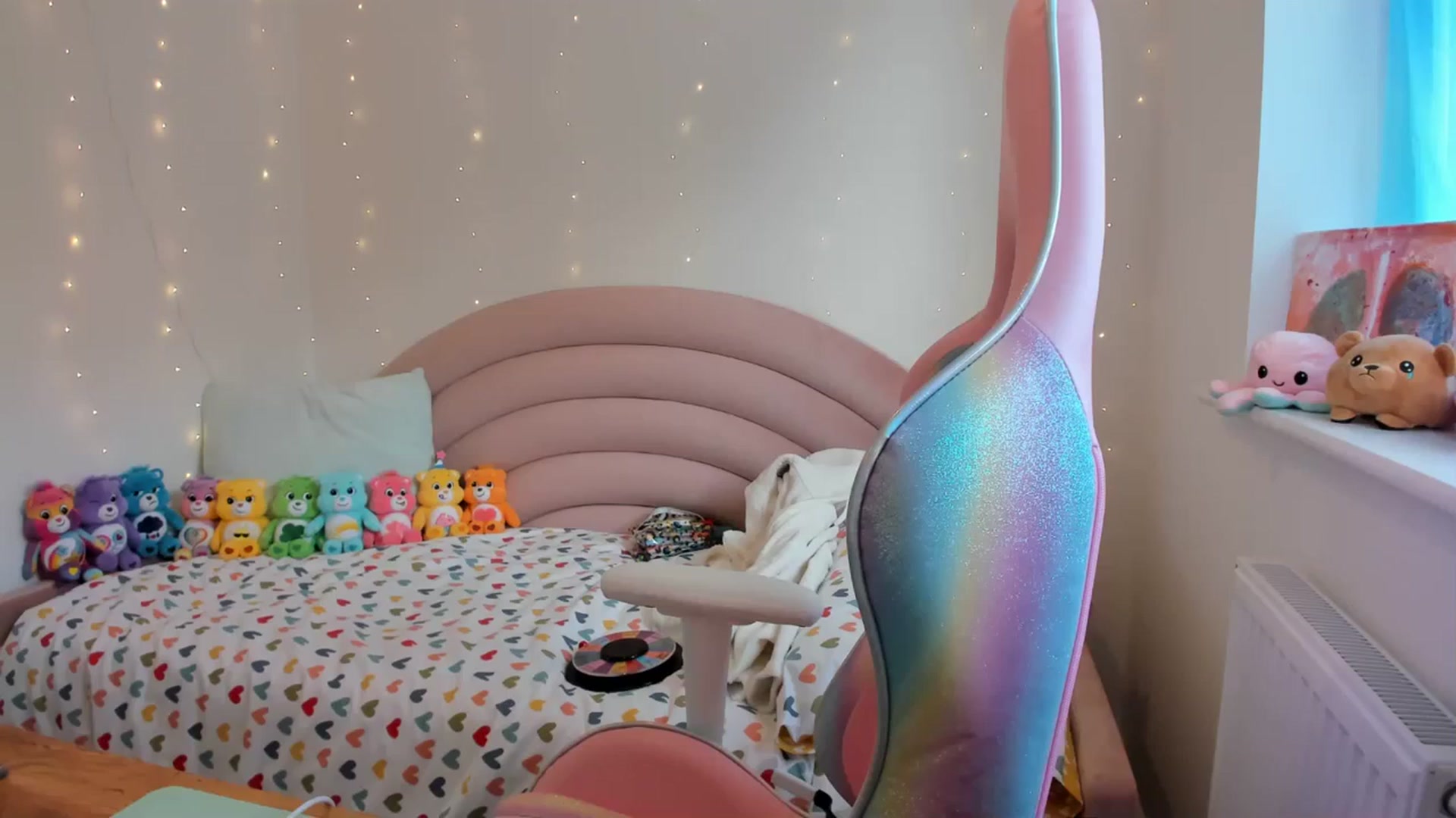Gallery image thumbnail from JessieBear_'s myfreecams stream on, 10/18/2023, 13:15 image 2 of 20