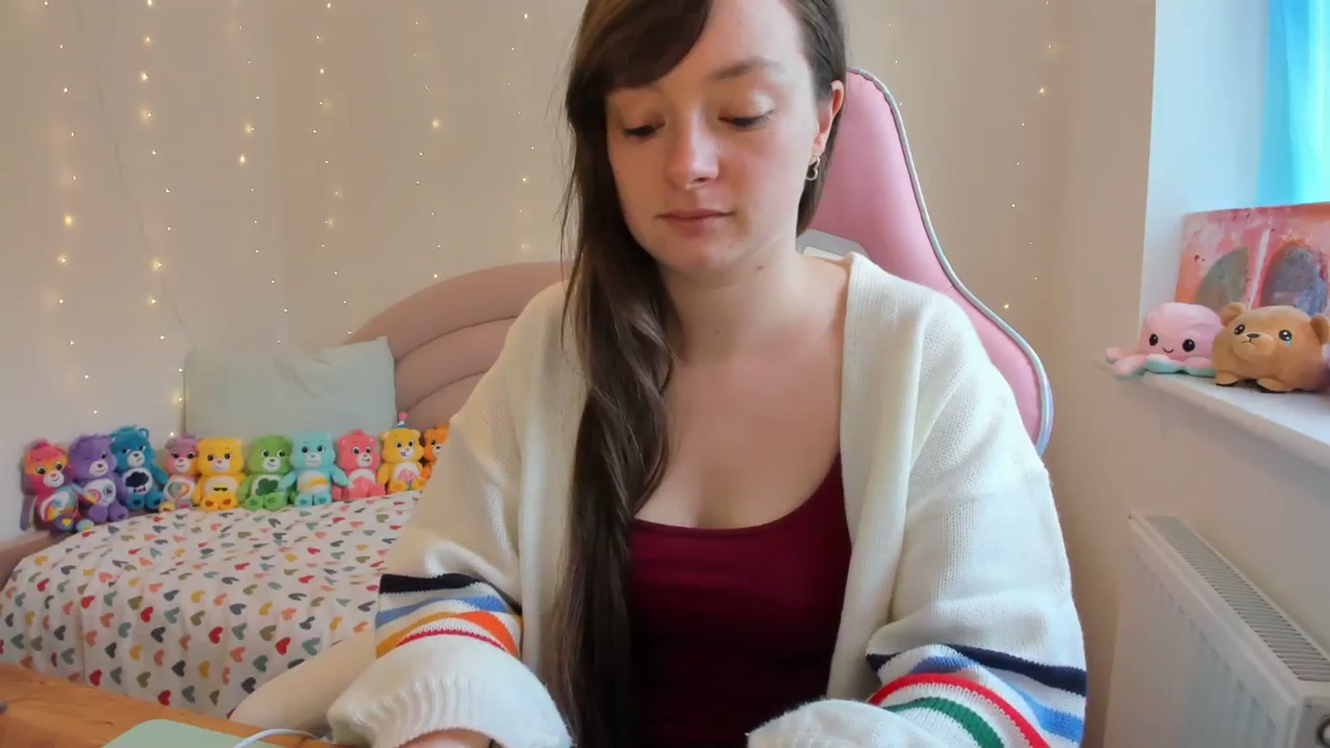 Gallery image thumbnail from JessieBear_'s myfreecams stream on, 10/18/2023, 13:15 image 19 of 20