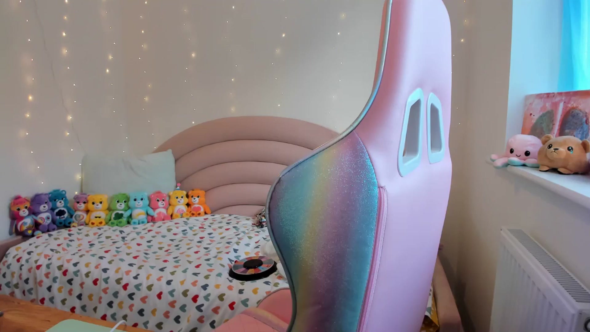 Gallery image thumbnail from JessieBear_'s myfreecams stream on, 10/18/2023, 14:10 image 3 of 20