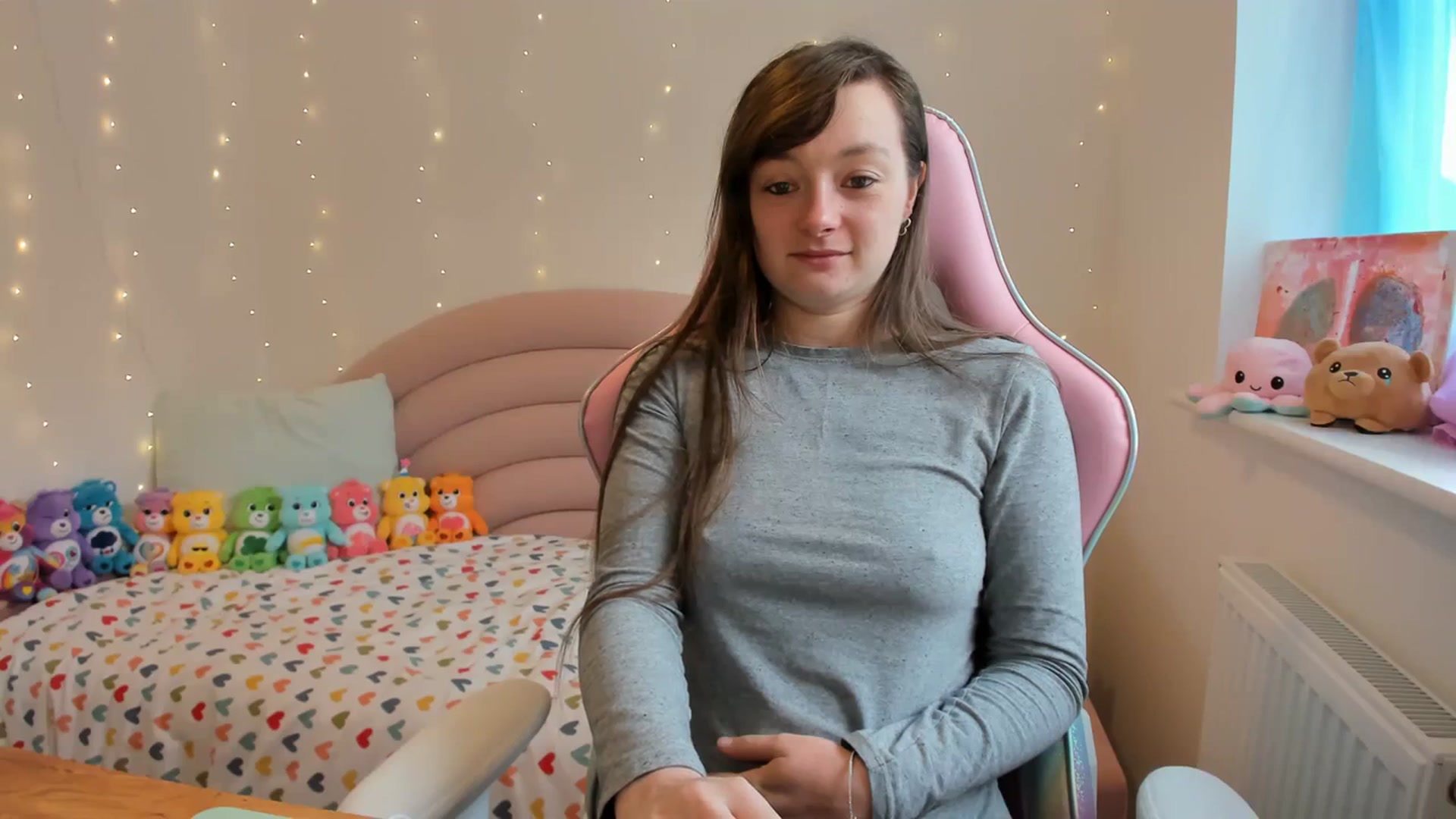 Gallery image thumbnail from JessieBear_'s myfreecams stream on, 10/19/2023, 11:09 image 20 of 20