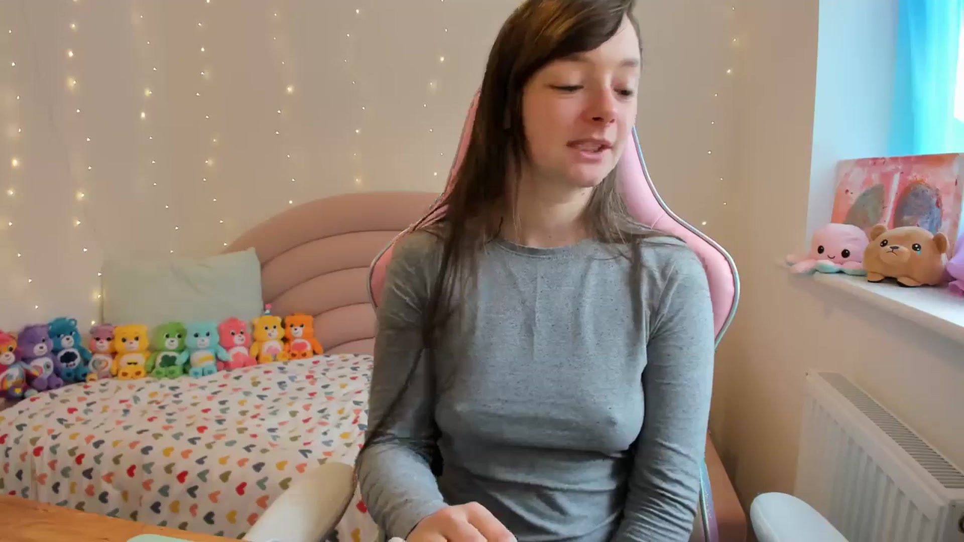 Gallery image thumbnail from JessieBear_'s myfreecams stream on, 10/19/2023, 11:09 image 19 of 20