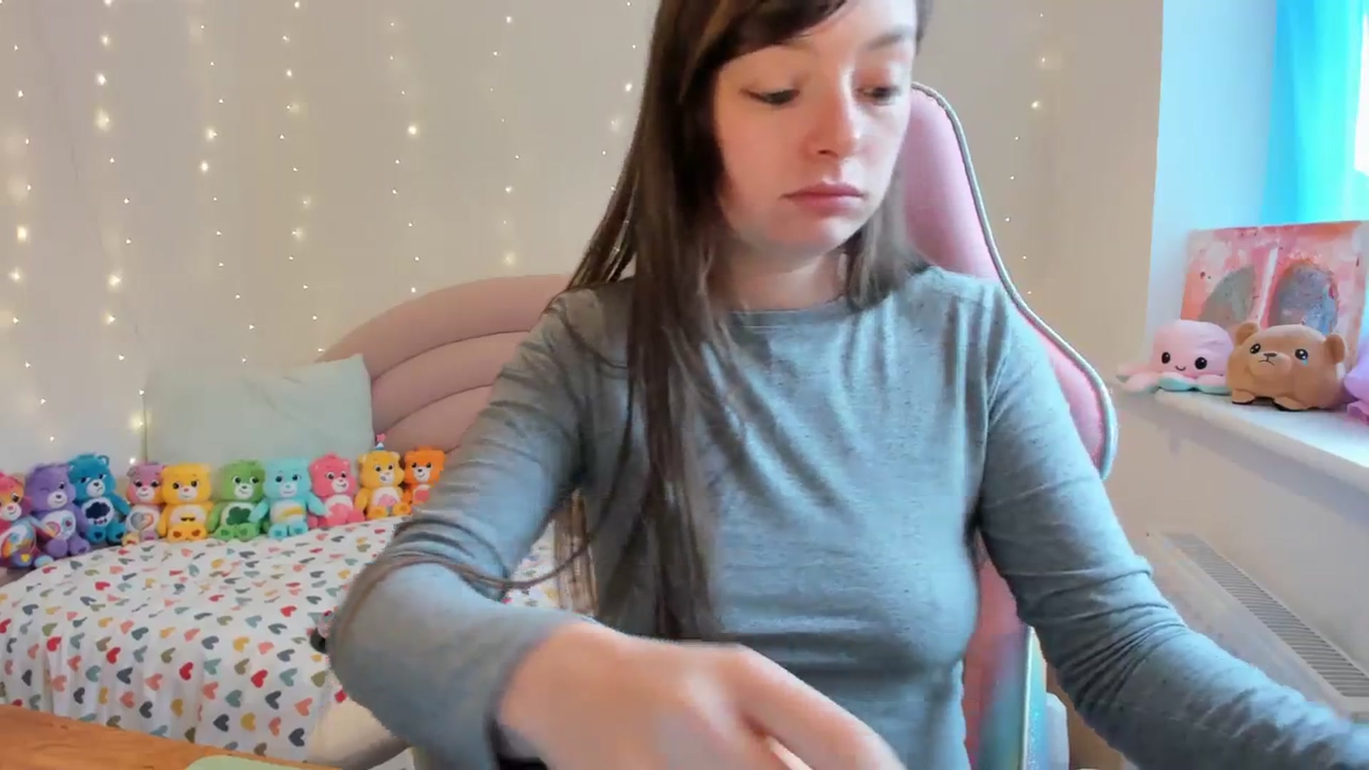 Gallery image thumbnail from JessieBear_'s myfreecams stream on, 10/19/2023, 14:39 image 14 of 20