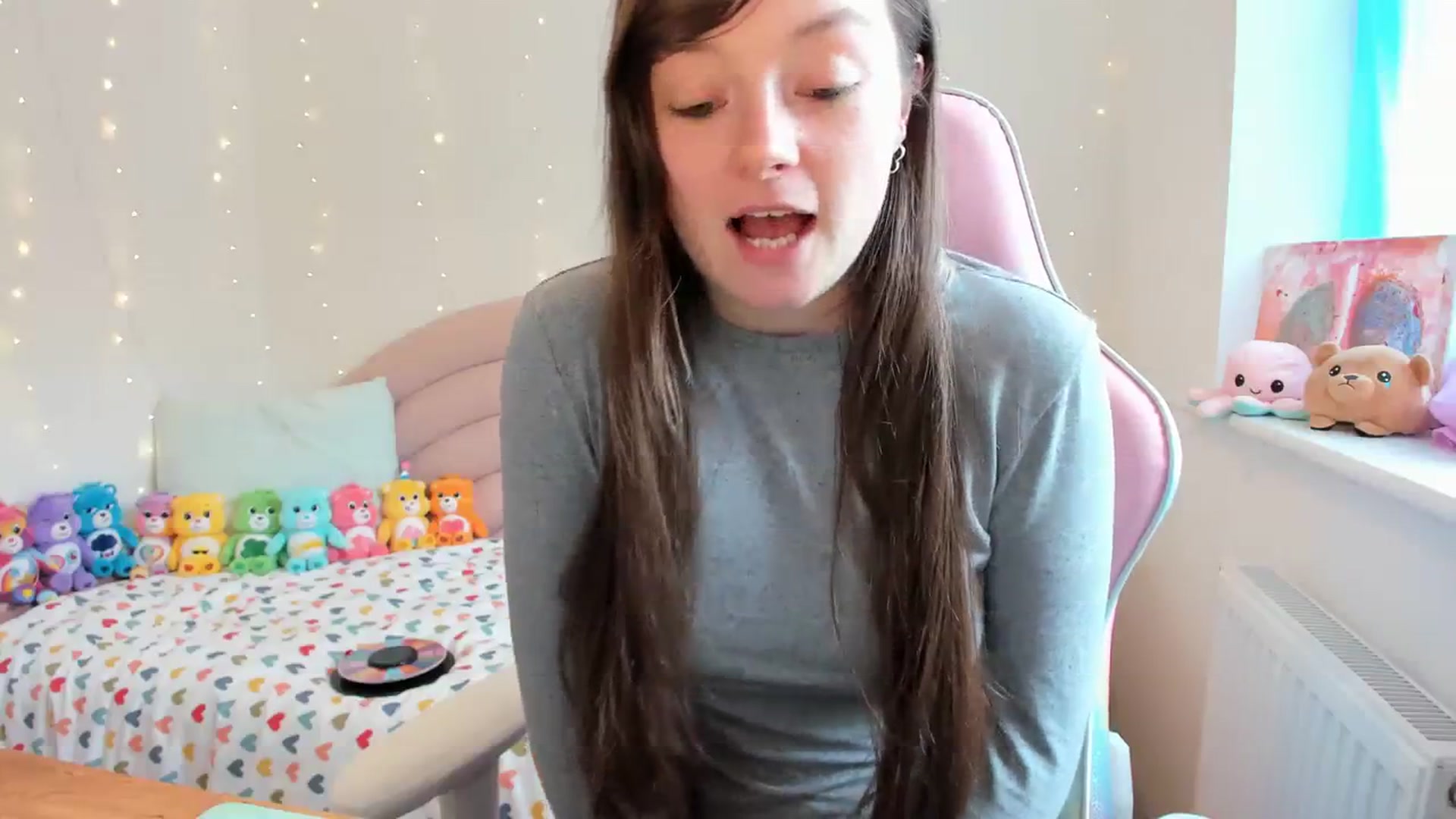 Gallery image thumbnail from JessieBear_'s myfreecams stream on, 10/19/2023, 14:39 image 18 of 20