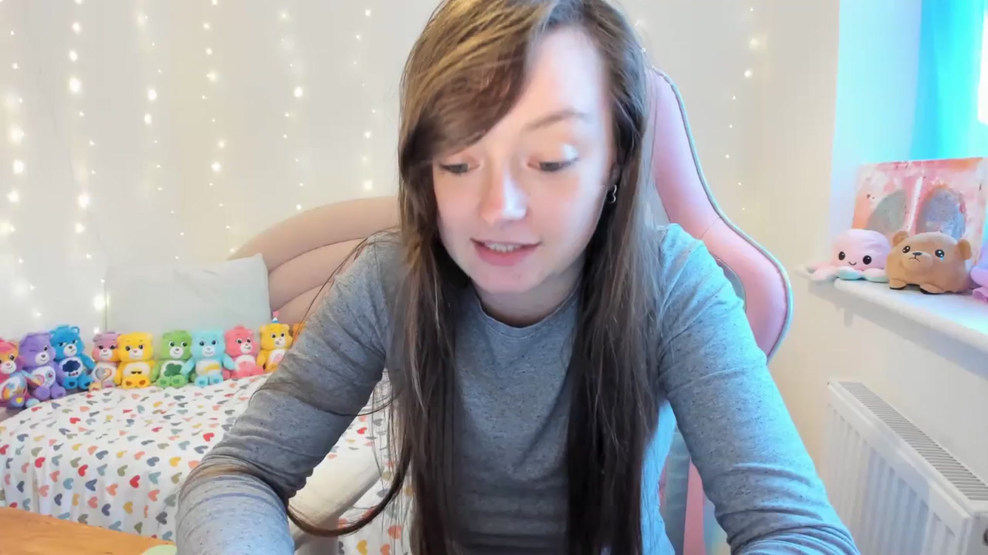 Gallery image thumbnail from JessieBear_'s myfreecams stream on, 10/19/2023, 16:59 image 14 of 20