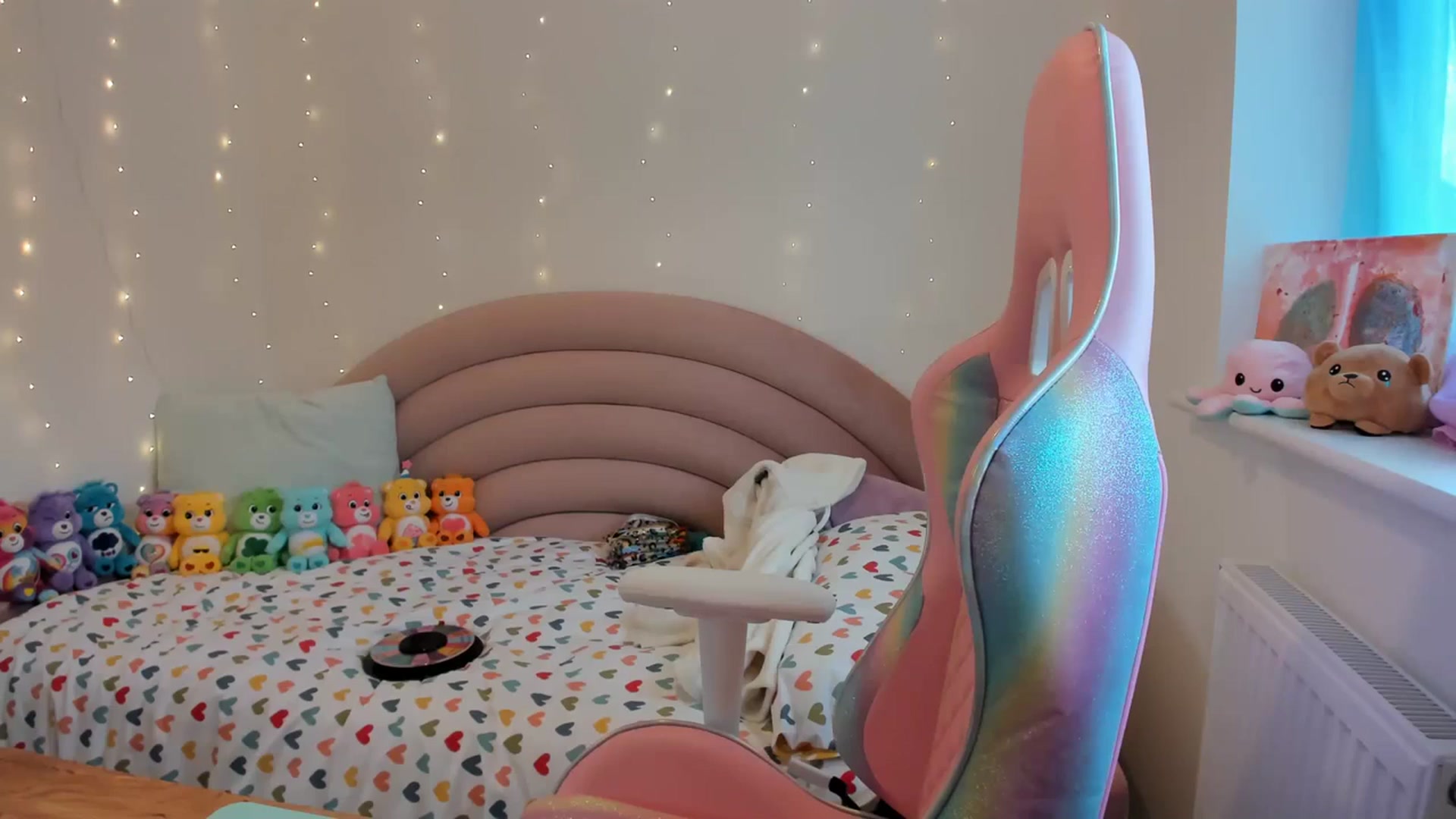 Gallery image thumbnail from JessieBear_'s myfreecams stream on, 10/19/2023, 16:59 image 4 of 20