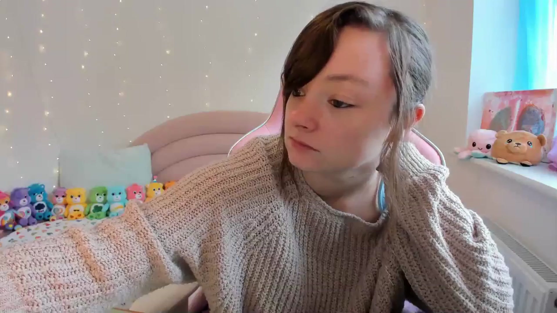 Gallery image thumbnail from JessieBear_'s myfreecams stream on, 10/23/2023, 14:11 image 10 of 20