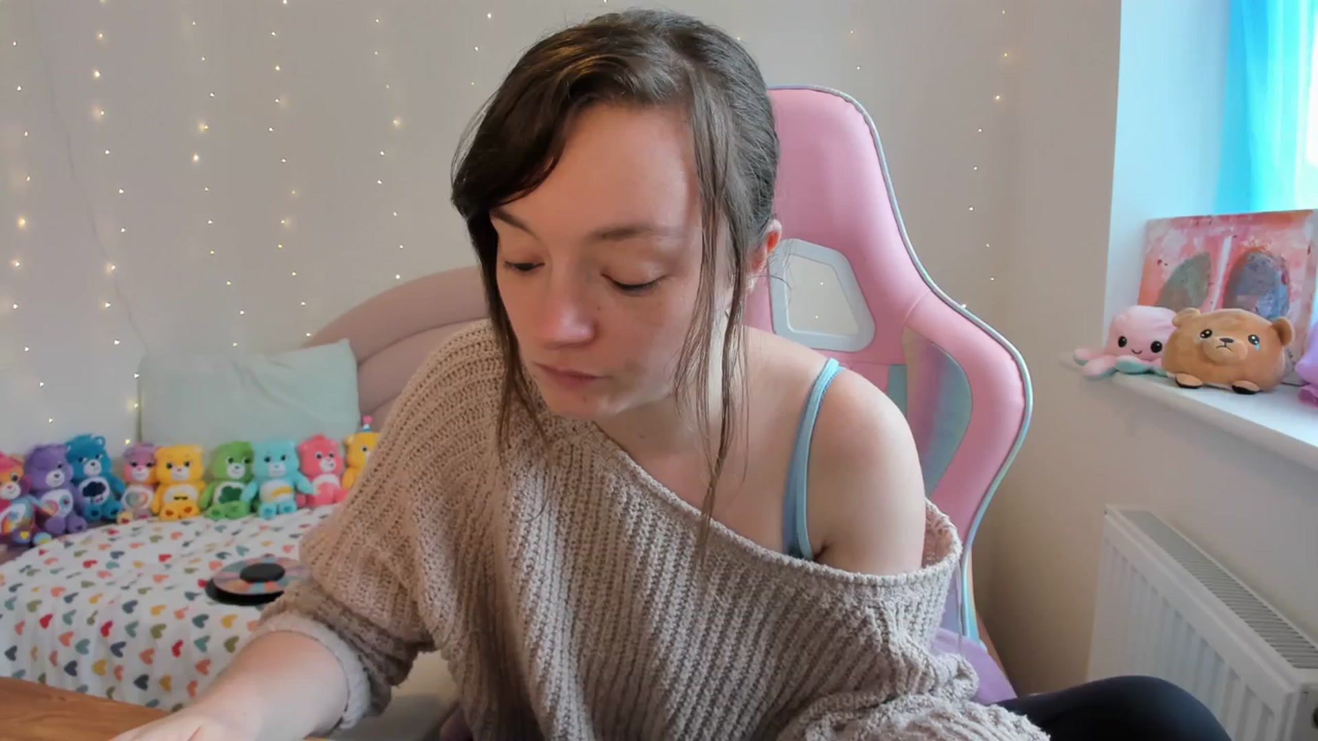 Gallery image thumbnail from JessieBear_'s myfreecams stream on, 10/23/2023, 14:11 image 8 of 20