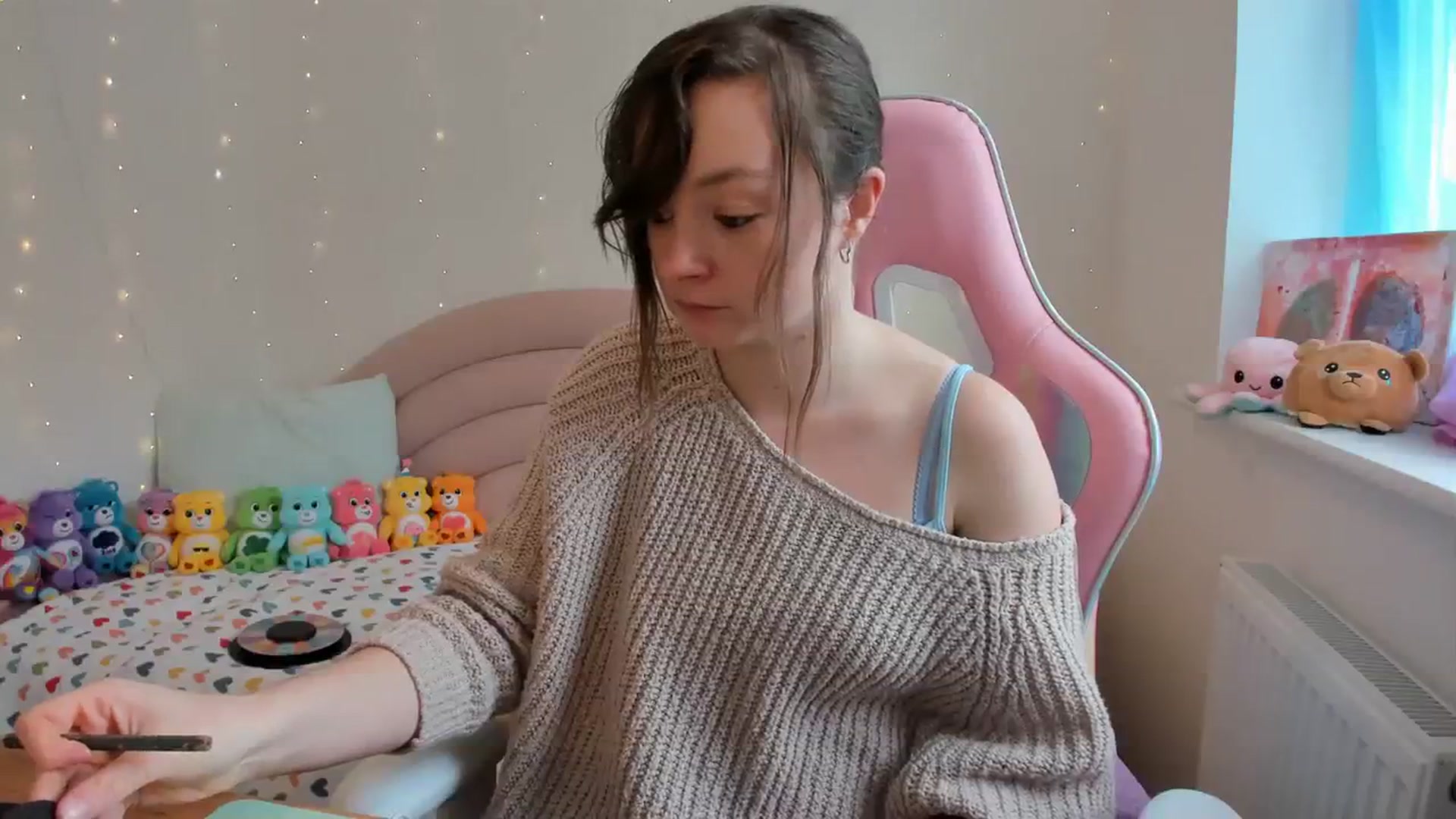 Gallery image thumbnail from JessieBear_'s myfreecams stream on, 10/23/2023, 14:11 image 2 of 20