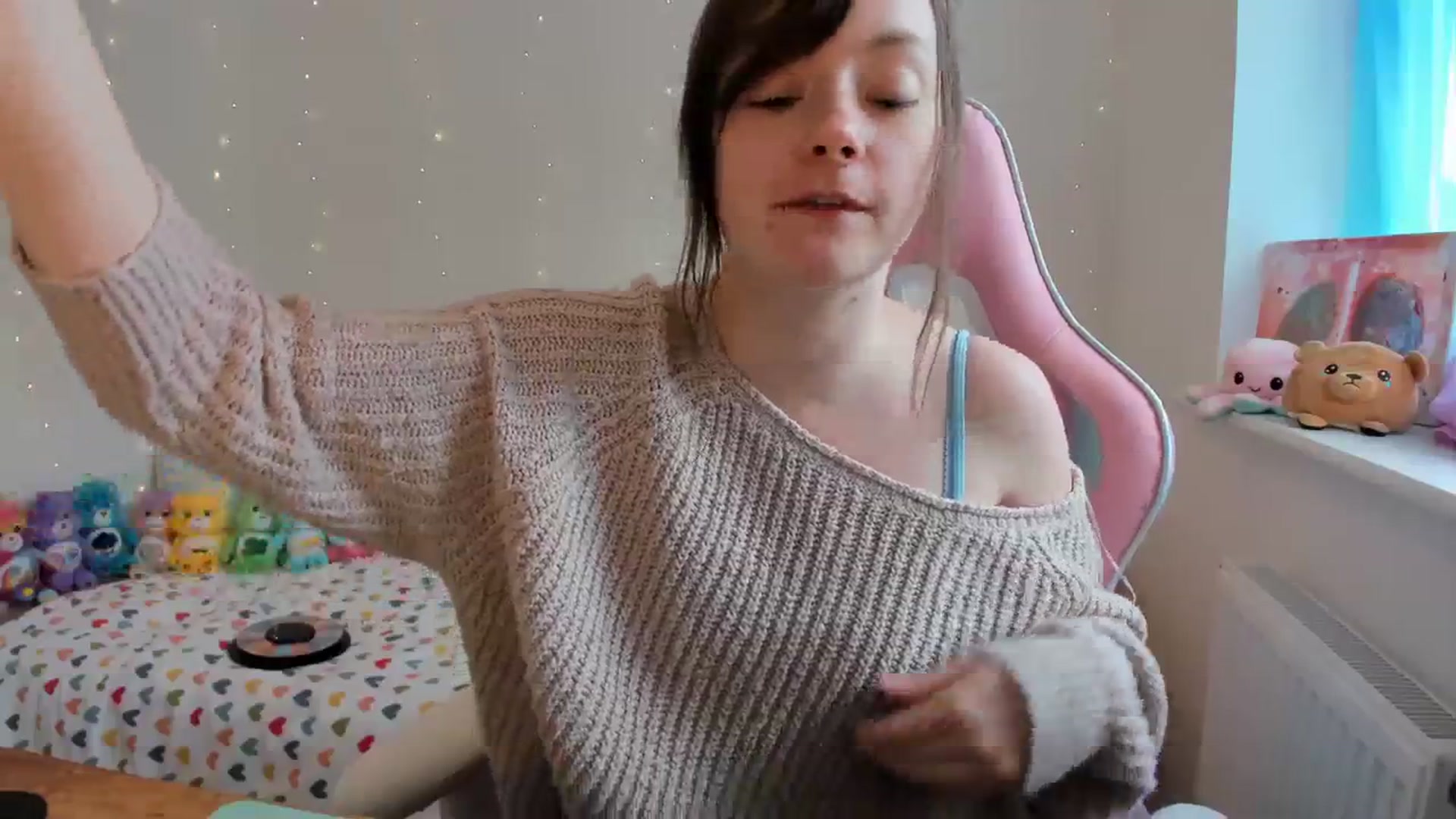 Gallery image thumbnail from JessieBear_'s myfreecams stream on, 10/23/2023, 14:11 image 3 of 20