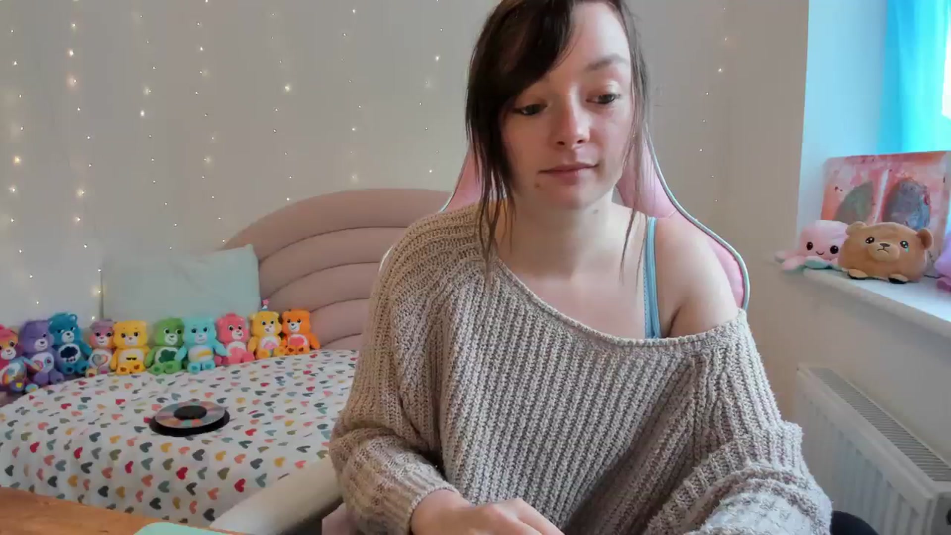 Gallery image thumbnail from JessieBear_'s myfreecams stream on, 10/23/2023, 14:11 image 18 of 20