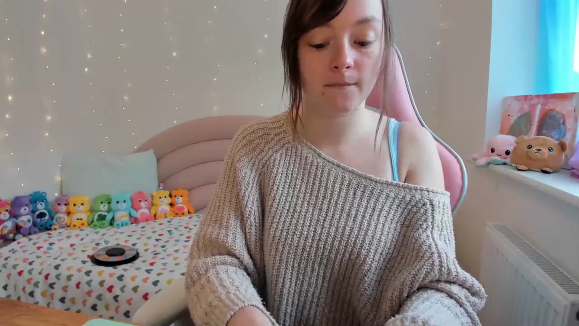 Gallery image thumbnail from JessieBear_'s myfreecams stream on, 10/23/2023, 14:11 image 15 of 20