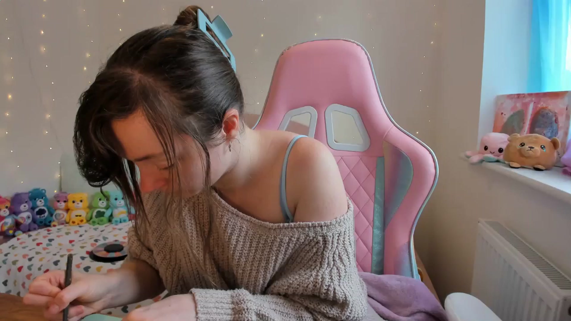 Gallery image thumbnail from JessieBear_'s myfreecams stream on, 10/23/2023, 14:11 image 6 of 20