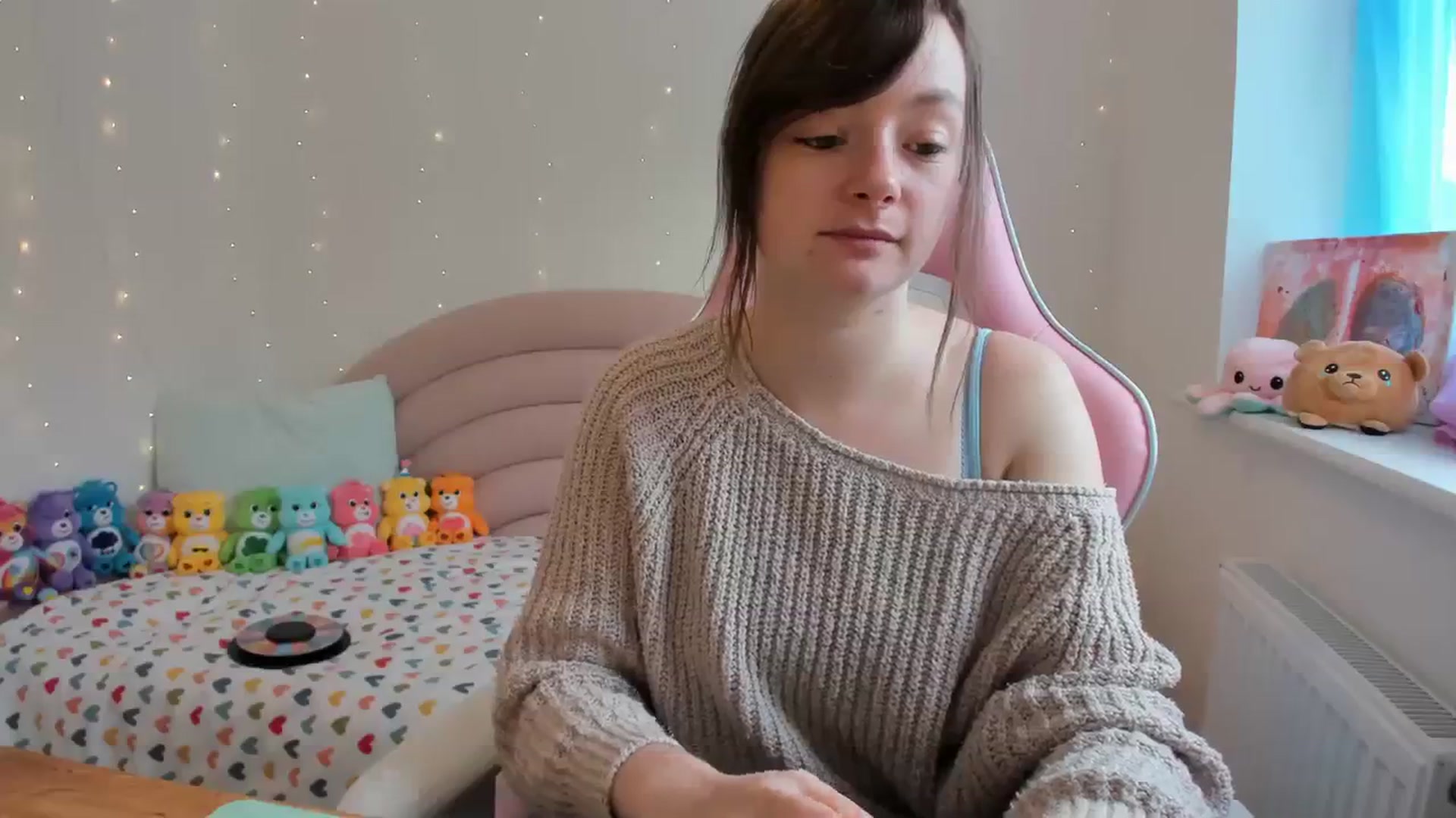 Gallery image thumbnail from JessieBear_'s myfreecams stream on, 10/23/2023, 14:11 image 5 of 20