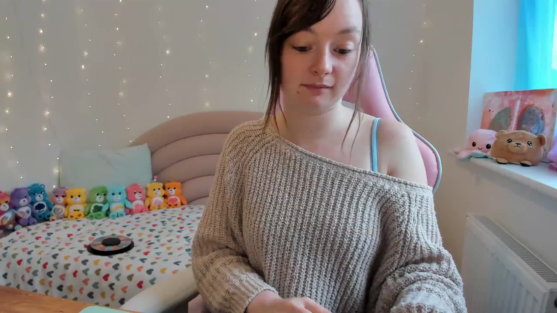 Gallery image thumbnail from JessieBear_'s myfreecams stream on, 10/23/2023, 14:41 image 16 of 20