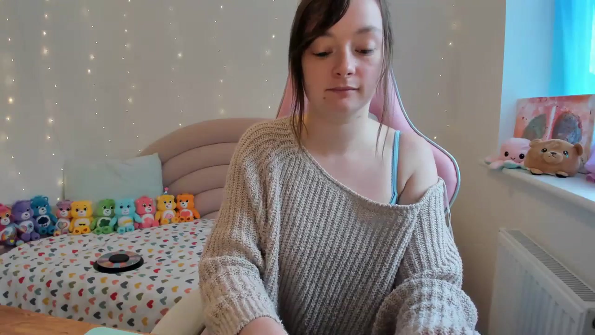 Gallery image thumbnail from JessieBear_'s myfreecams stream on, 10/23/2023, 14:41 image 19 of 20