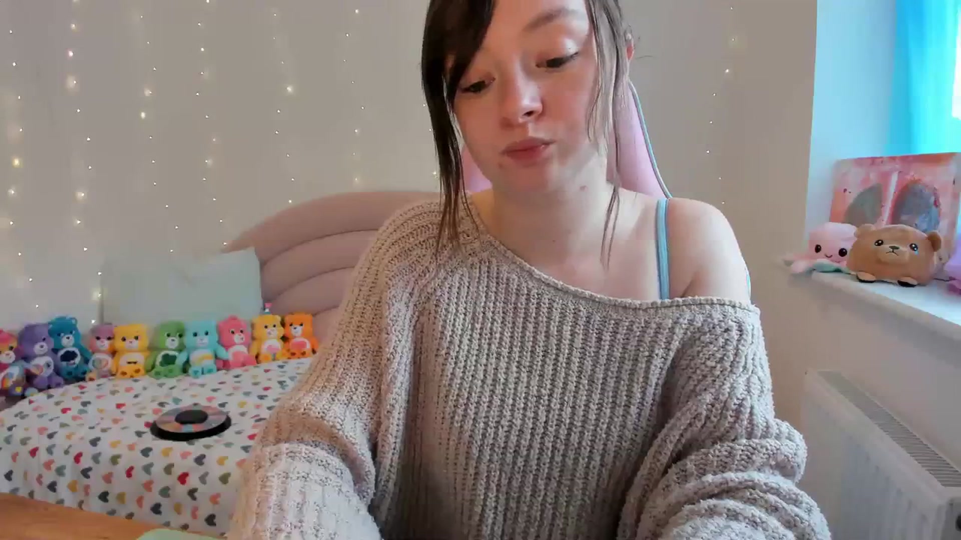 Gallery image thumbnail from JessieBear_'s myfreecams stream on, 10/23/2023, 14:41 image 10 of 20