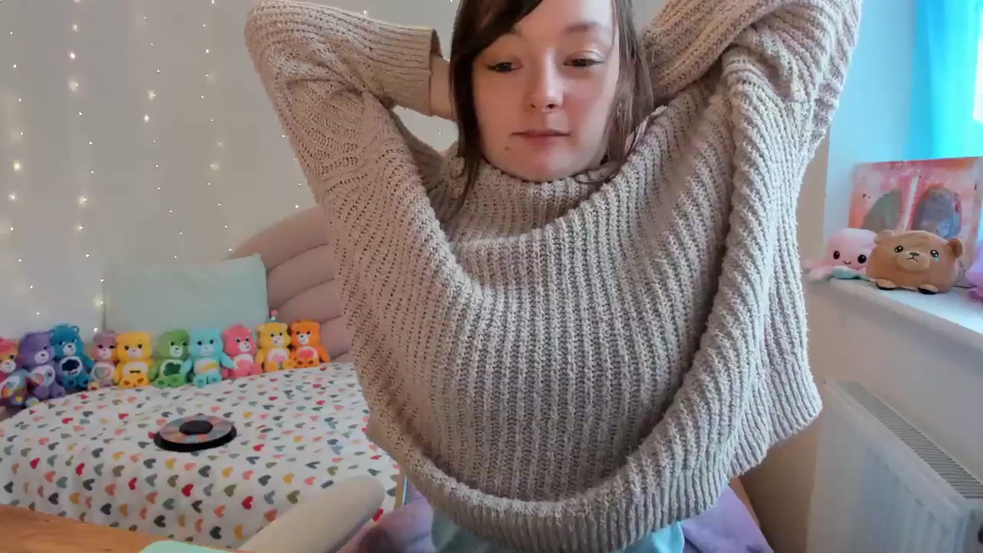 Gallery image thumbnail from JessieBear_'s myfreecams stream on, 10/23/2023, 14:41 image 17 of 20
