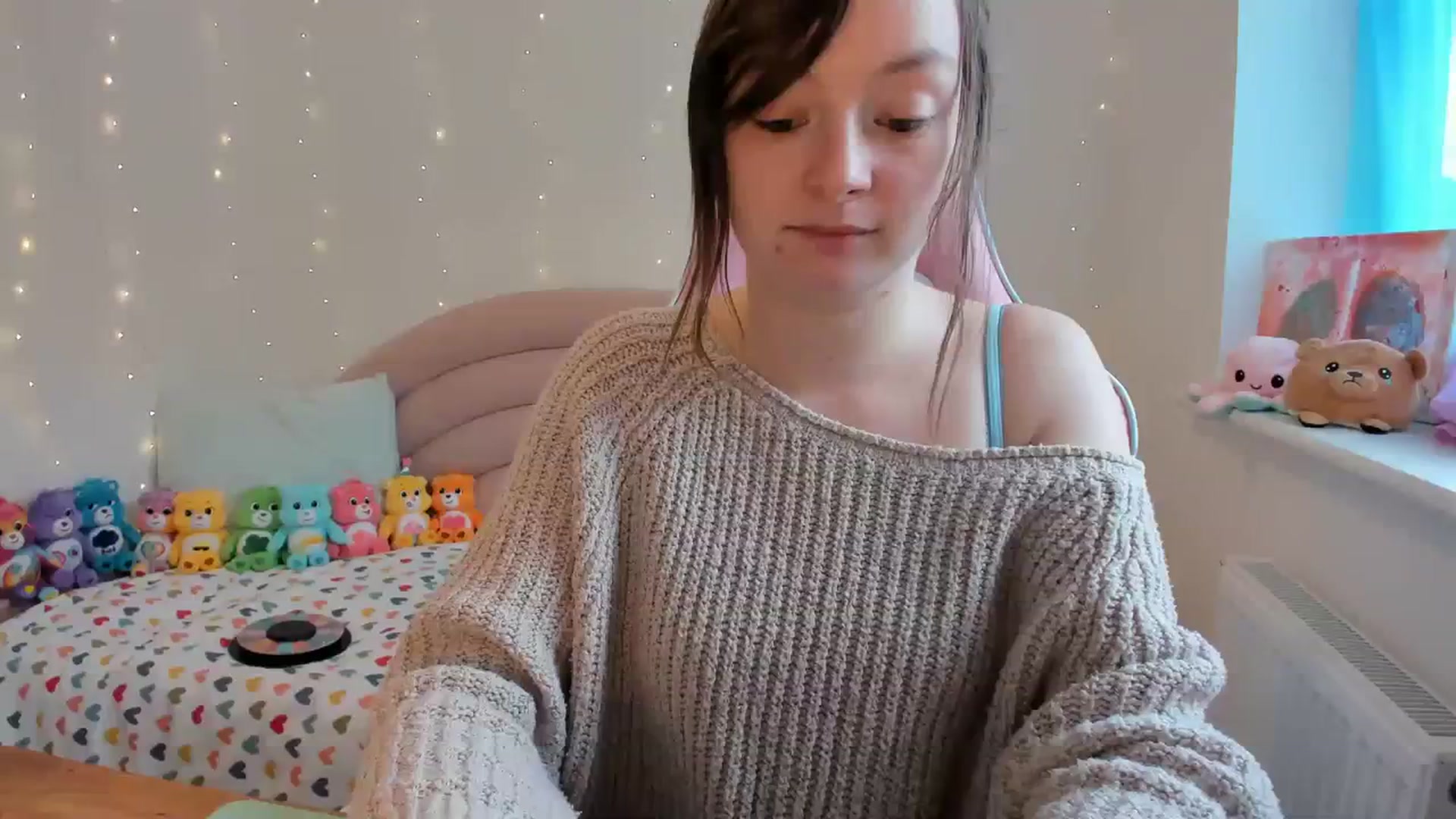 Gallery image thumbnail from JessieBear_'s myfreecams stream on, 10/23/2023, 14:41 image 9 of 20