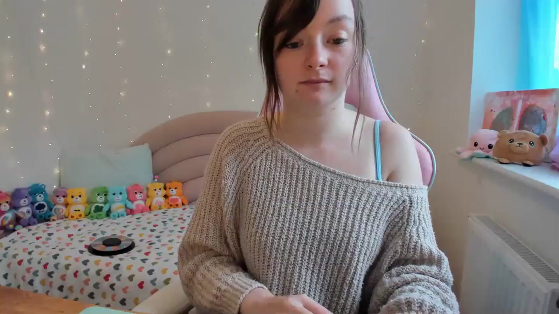 Gallery image thumbnail from JessieBear_'s myfreecams stream on, 10/23/2023, 14:41 image 7 of 20