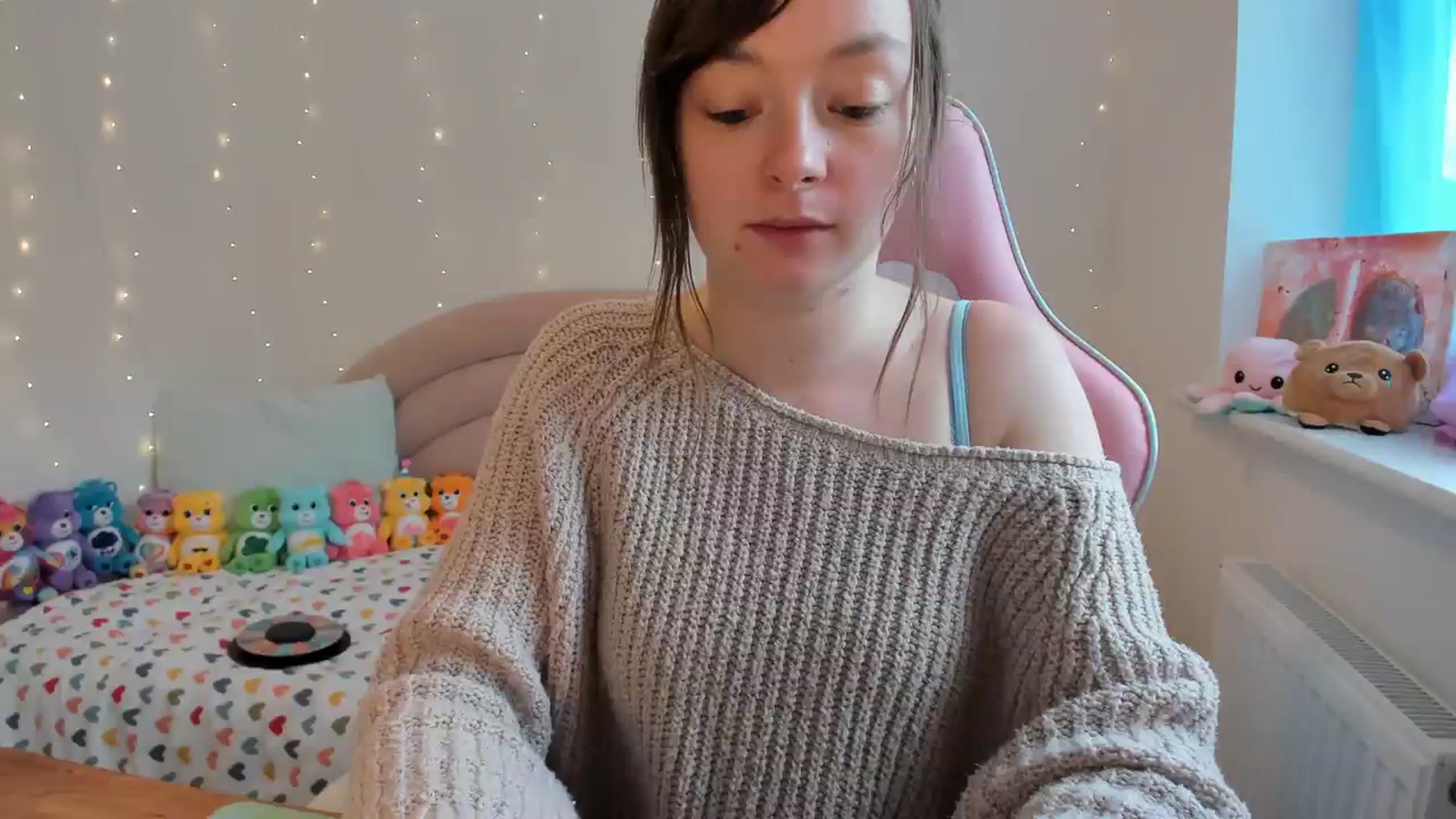 Gallery image thumbnail from JessieBear_'s myfreecams stream on, 10/23/2023, 14:41 image 13 of 20