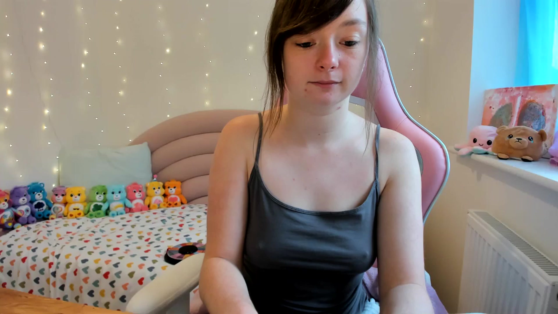 Gallery image thumbnail from JessieBear_'s myfreecams stream on, 10/24/2023, 14:23 image 9 of 20