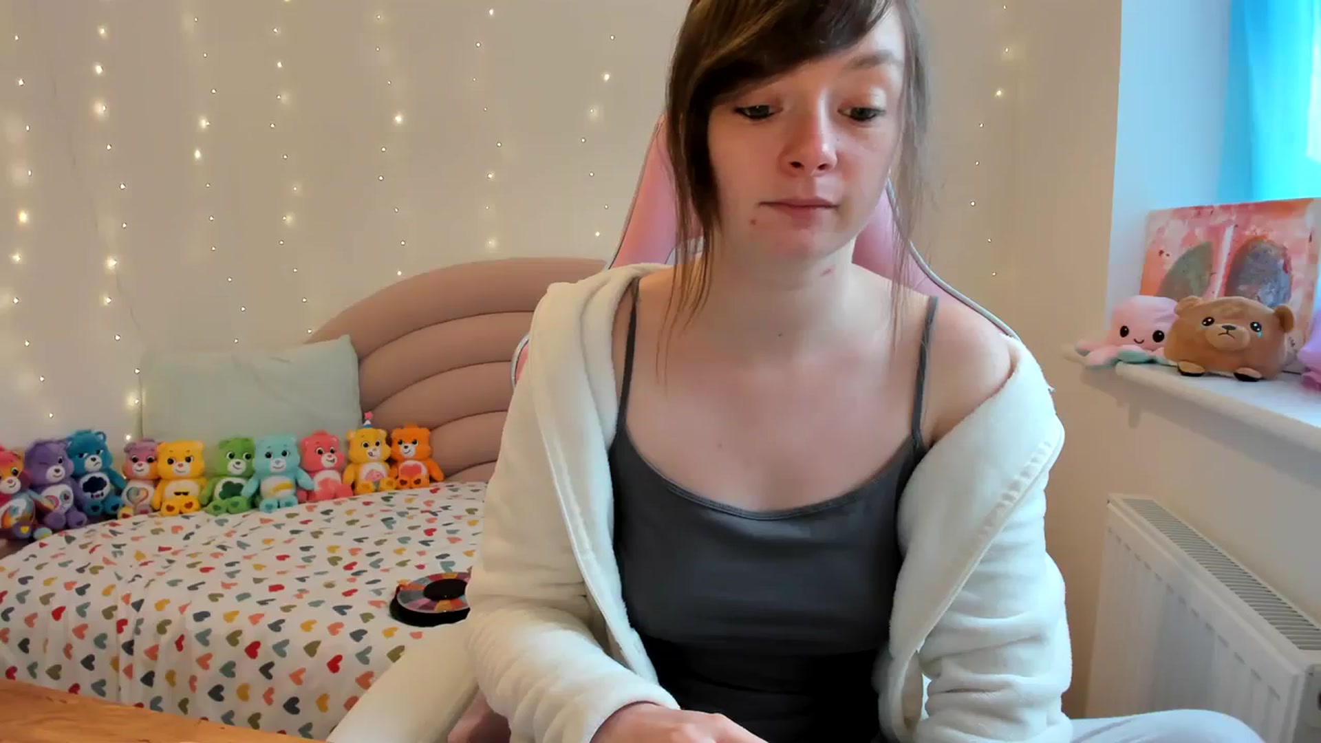 Gallery image thumbnail from JessieBear_'s myfreecams stream on, 10/24/2023, 14:23 image 3 of 20