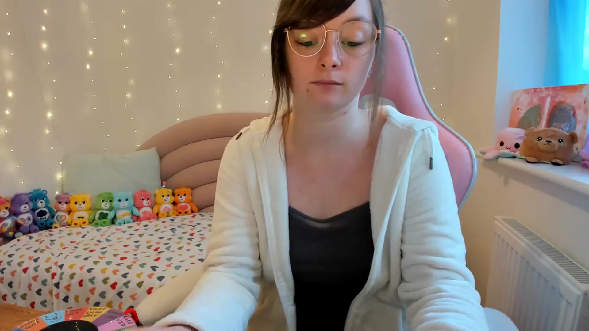 Gallery image thumbnail from JessieBear_'s myfreecams stream on, 10/24/2023, 16:12 image 17 of 20