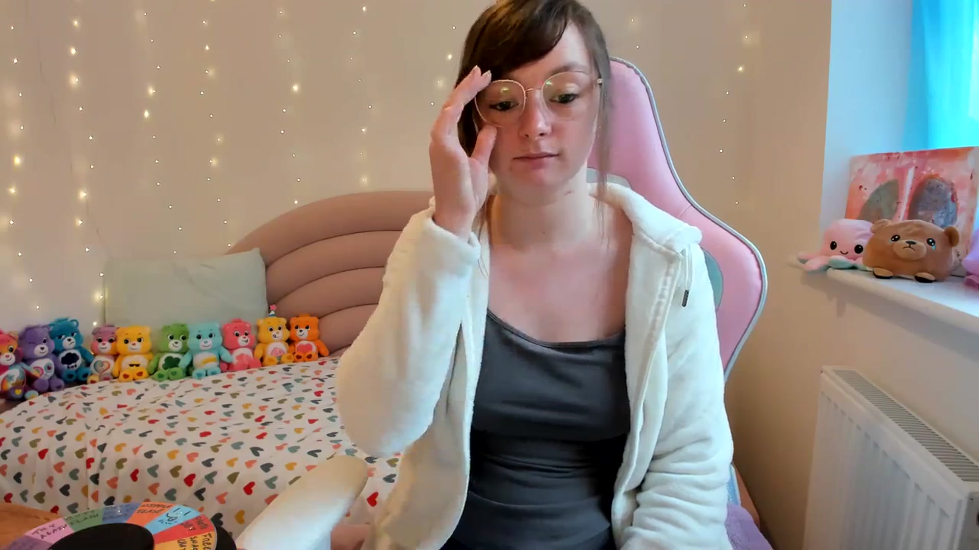 Gallery image thumbnail from JessieBear_'s myfreecams stream on, 10/24/2023, 16:12 image 8 of 20