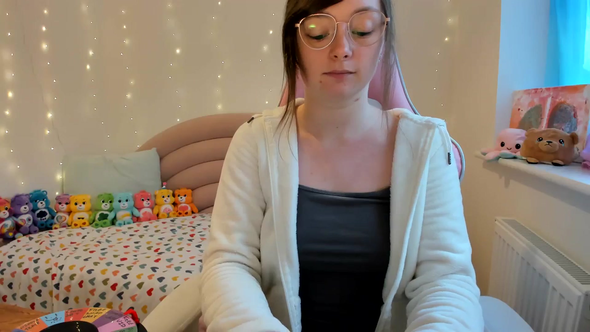 Gallery image thumbnail from JessieBear_'s myfreecams stream on, 10/24/2023, 16:12 image 18 of 20