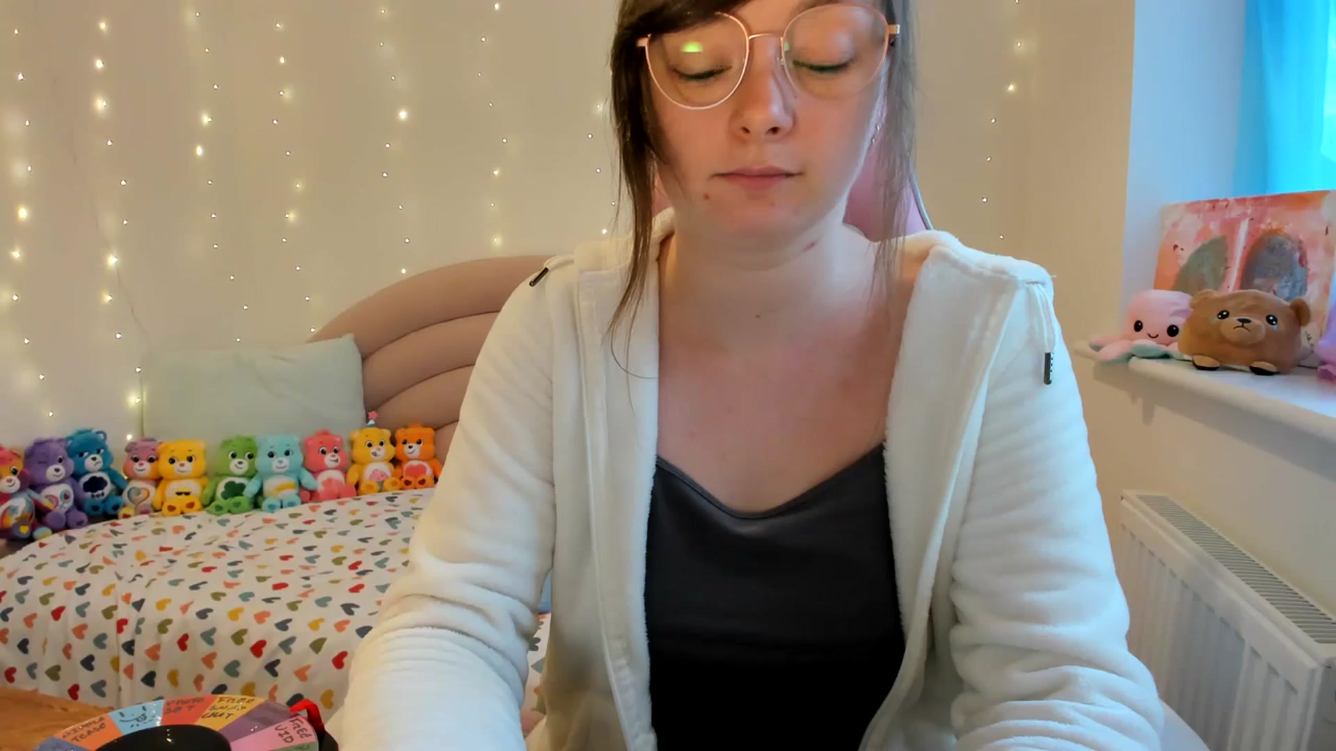 Gallery image thumbnail from JessieBear_'s myfreecams stream on, 10/24/2023, 16:12 image 19 of 20