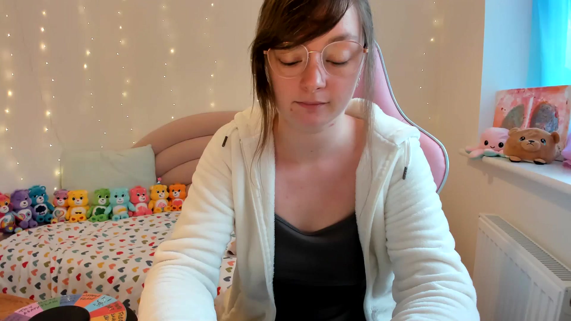 Gallery image thumbnail from JessieBear_'s myfreecams stream on, 10/24/2023, 16:12 image 9 of 20