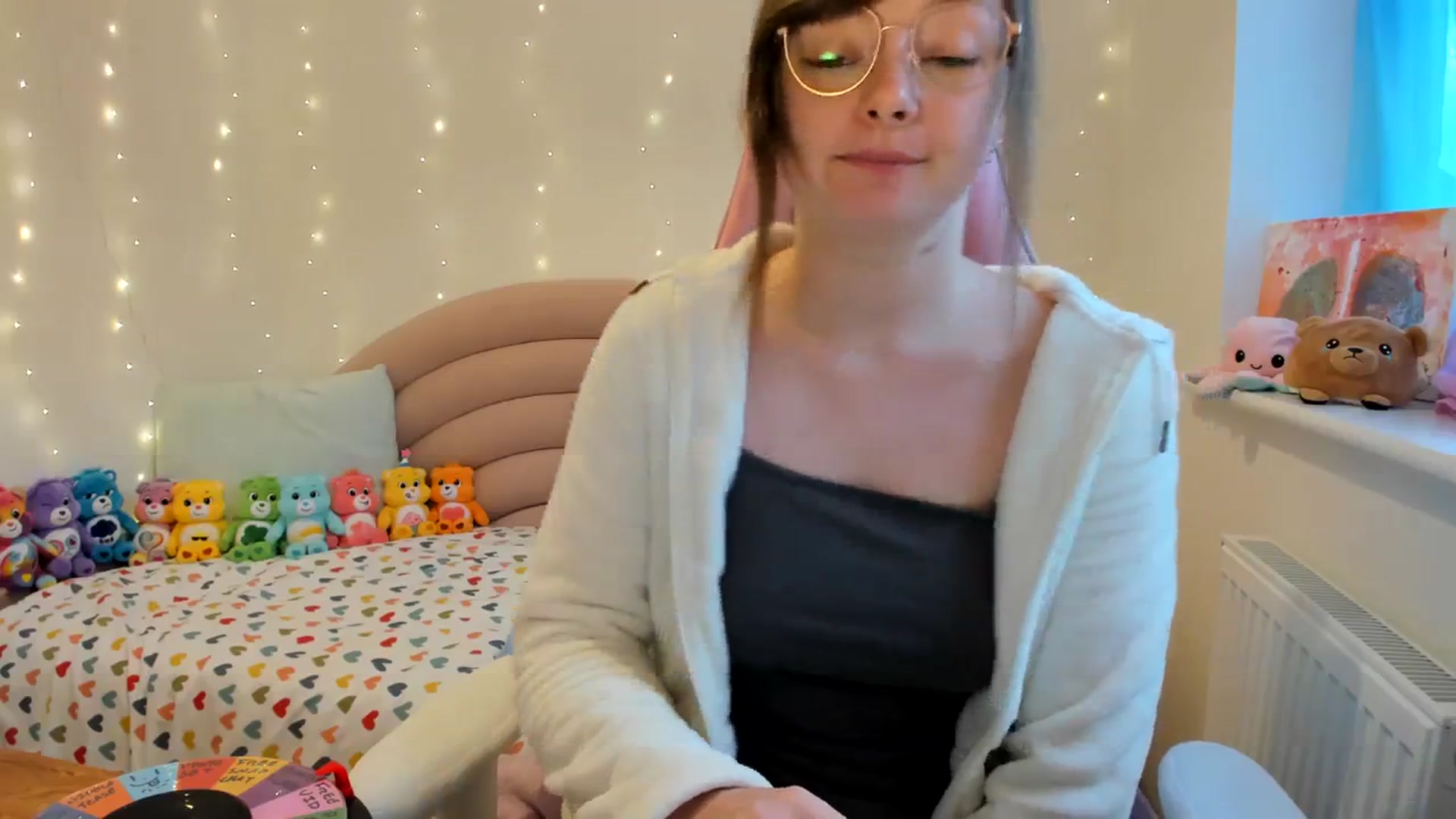 Gallery image thumbnail from JessieBear_'s myfreecams stream on, 10/24/2023, 16:12 image 20 of 20