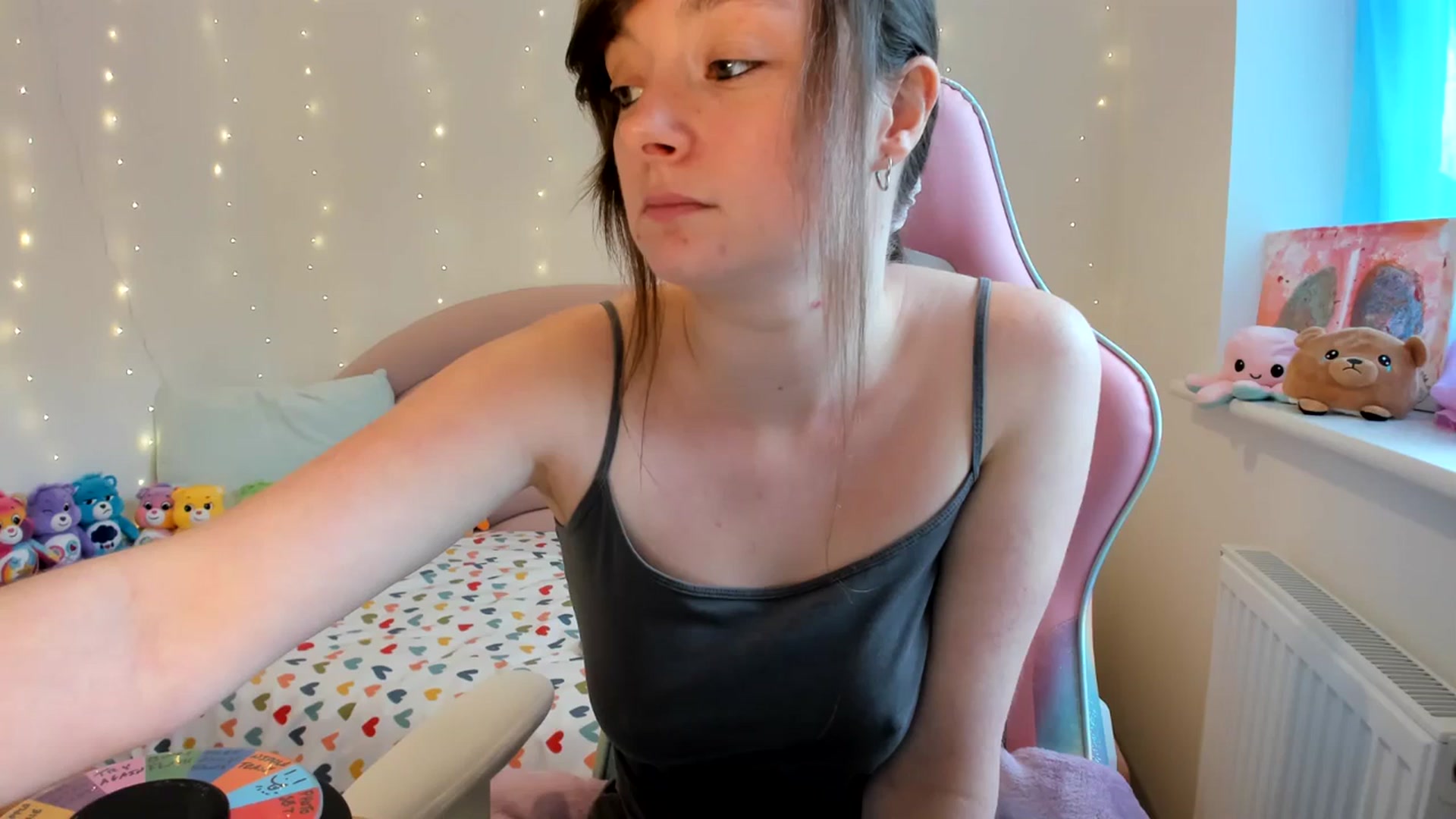 Gallery image thumbnail from JessieBear_'s myfreecams stream on, 10/24/2023, 16:12 image 6 of 20