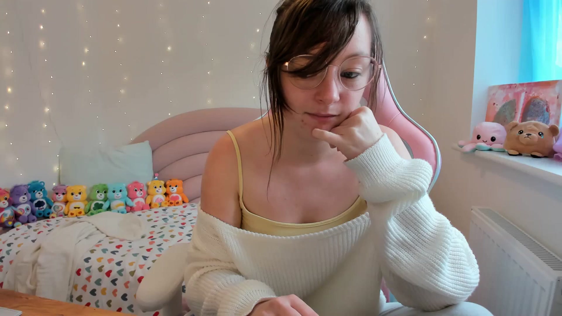 Gallery image thumbnail from JessieBear_'s myfreecams stream on, 10/26/2023, 15:04 image 15 of 20