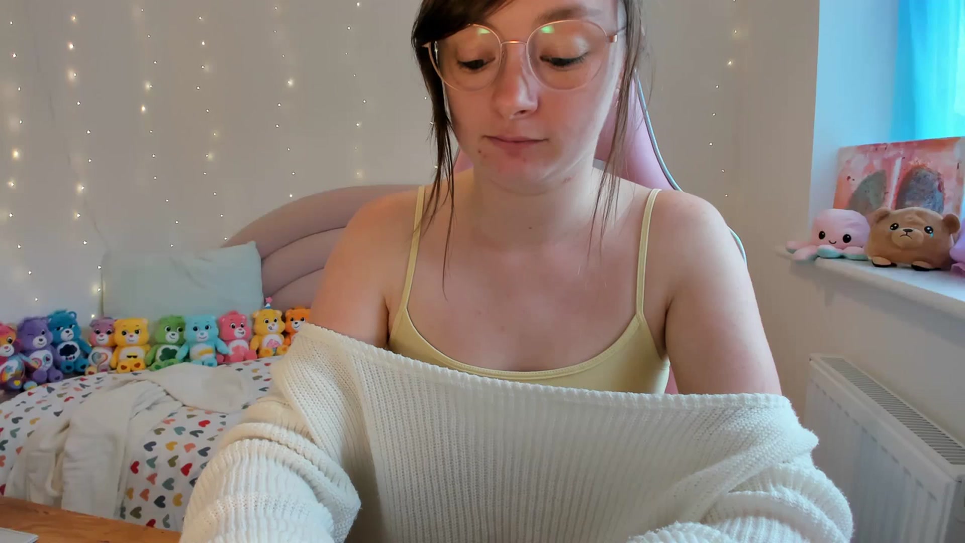 Gallery image thumbnail from JessieBear_'s myfreecams stream on, 10/26/2023, 15:04 image 19 of 20