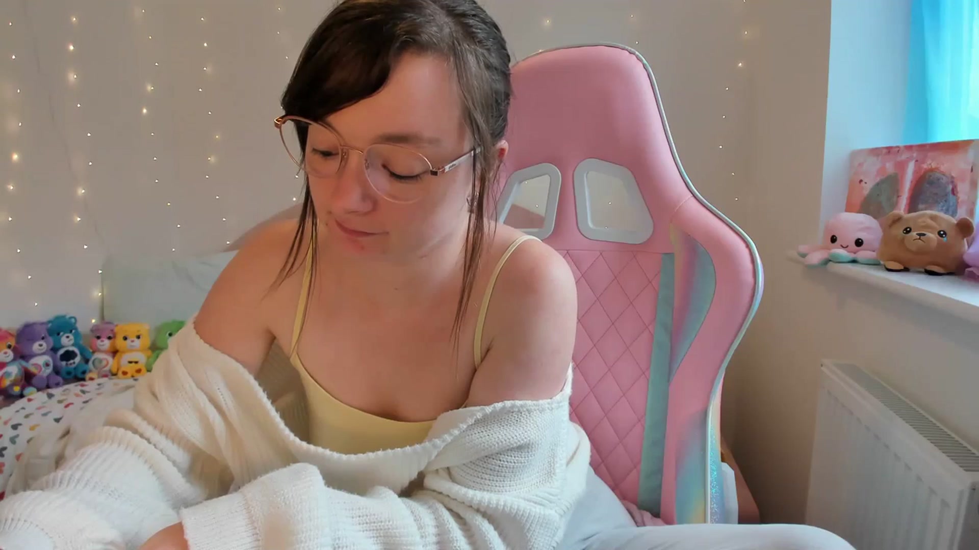 Gallery image thumbnail from JessieBear_'s myfreecams stream on, 10/26/2023, 15:04 image 16 of 20