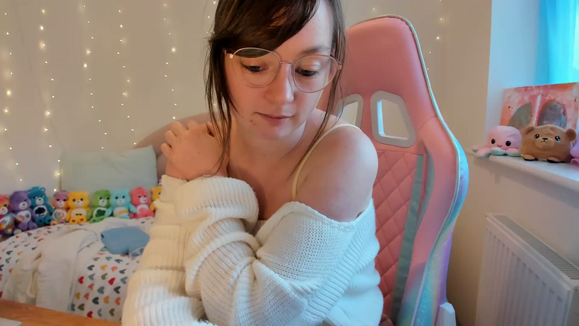 Gallery image thumbnail from JessieBear_'s myfreecams stream on, 10/26/2023, 15:36 image 15 of 20