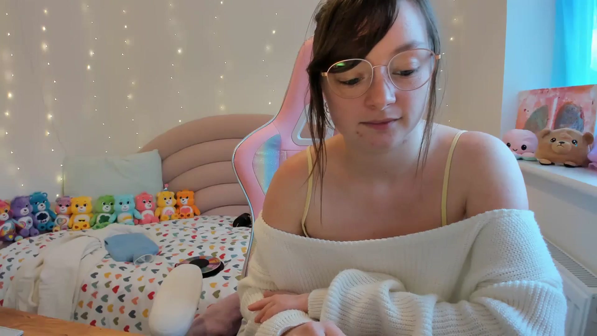 Gallery image thumbnail from JessieBear_'s myfreecams stream on, 10/26/2023, 15:36 image 20 of 20
