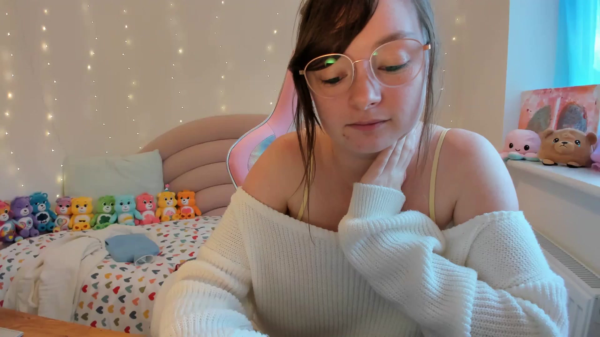 Gallery image thumbnail from JessieBear_'s myfreecams stream on, 10/26/2023, 15:36 image 19 of 20