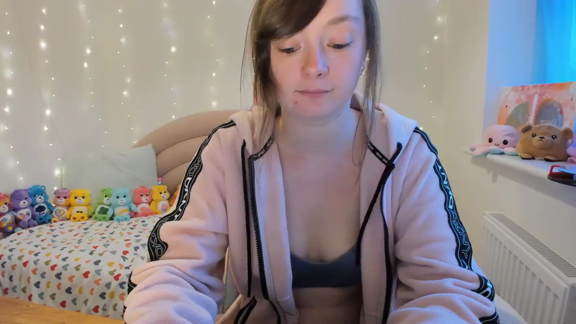 Gallery image thumbnail from JessieBear_'s myfreecams stream on, 10/30/2023, 17:15 image 3 of 20