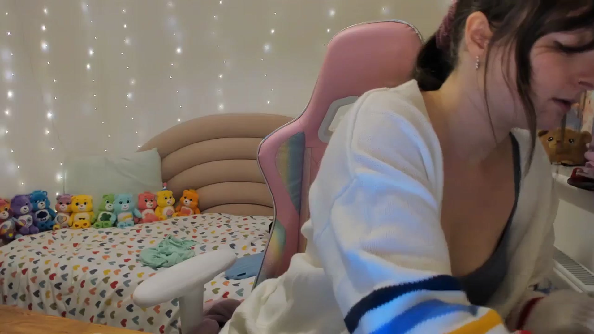 Gallery image thumbnail from JessieBear_'s myfreecams stream on, 11/02/2023, 17:16 image 20 of 20