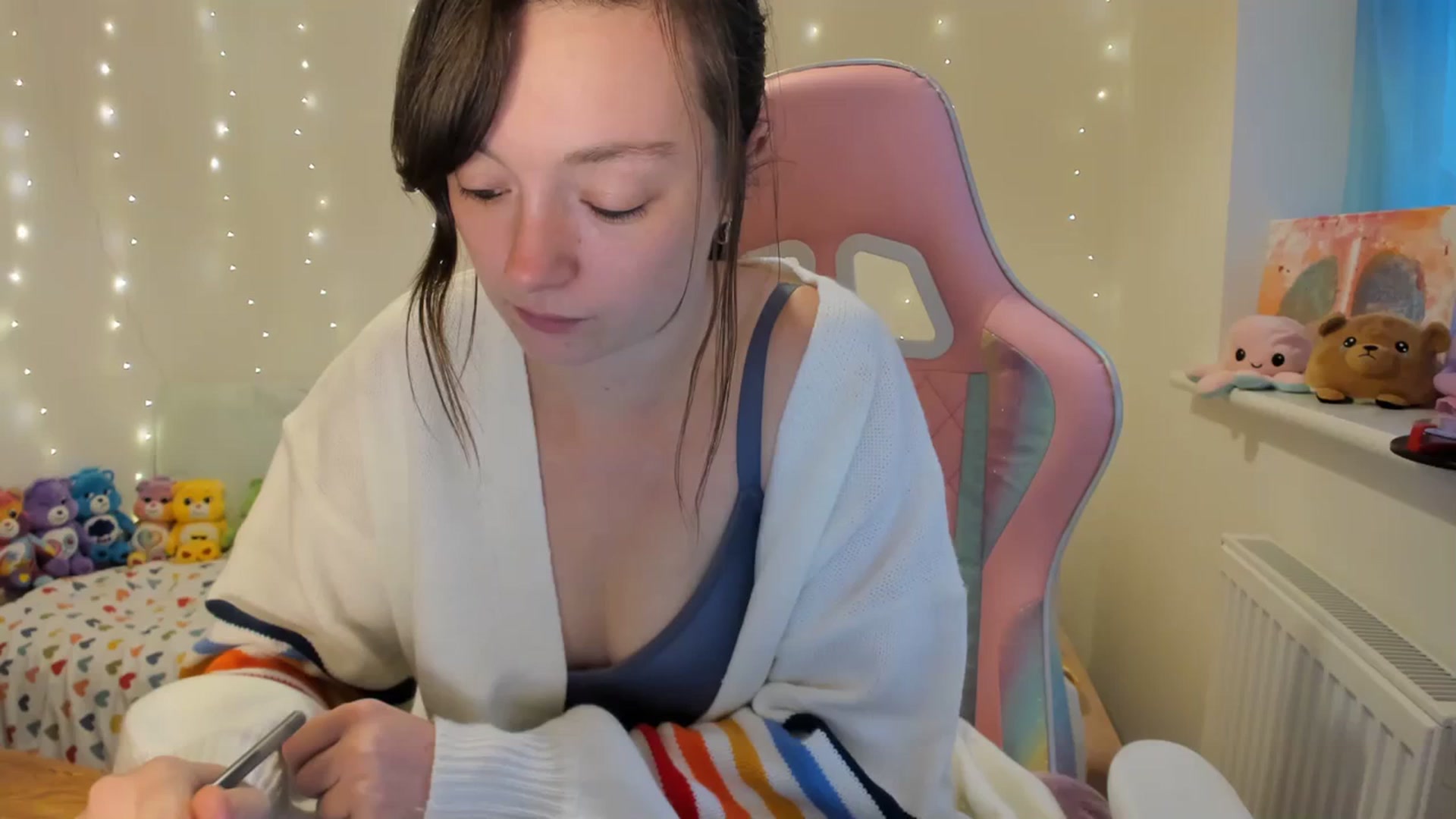 Gallery image thumbnail from JessieBear_'s myfreecams stream on, 11/02/2023, 17:16 image 5 of 20