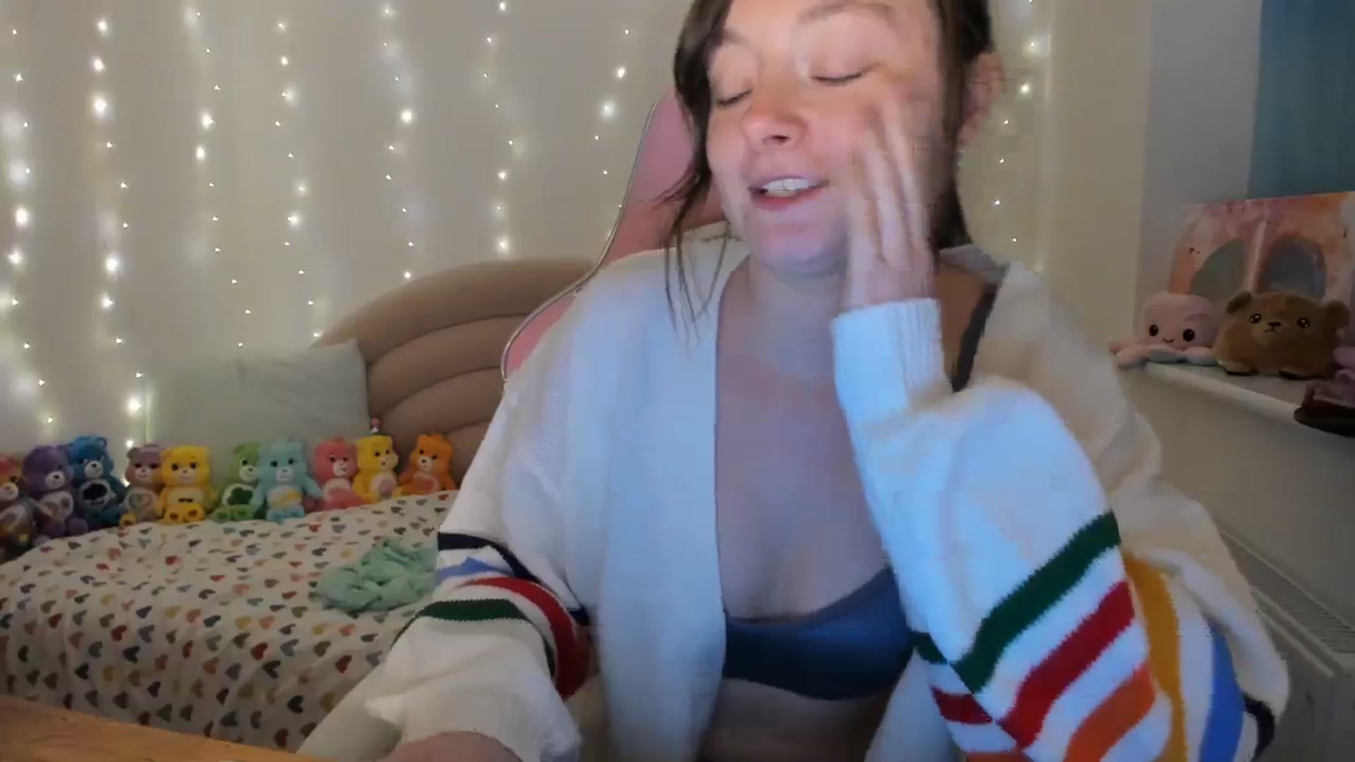 Gallery image thumbnail from JessieBear_'s myfreecams stream on, 11/02/2023, 18:04 image 20 of 20