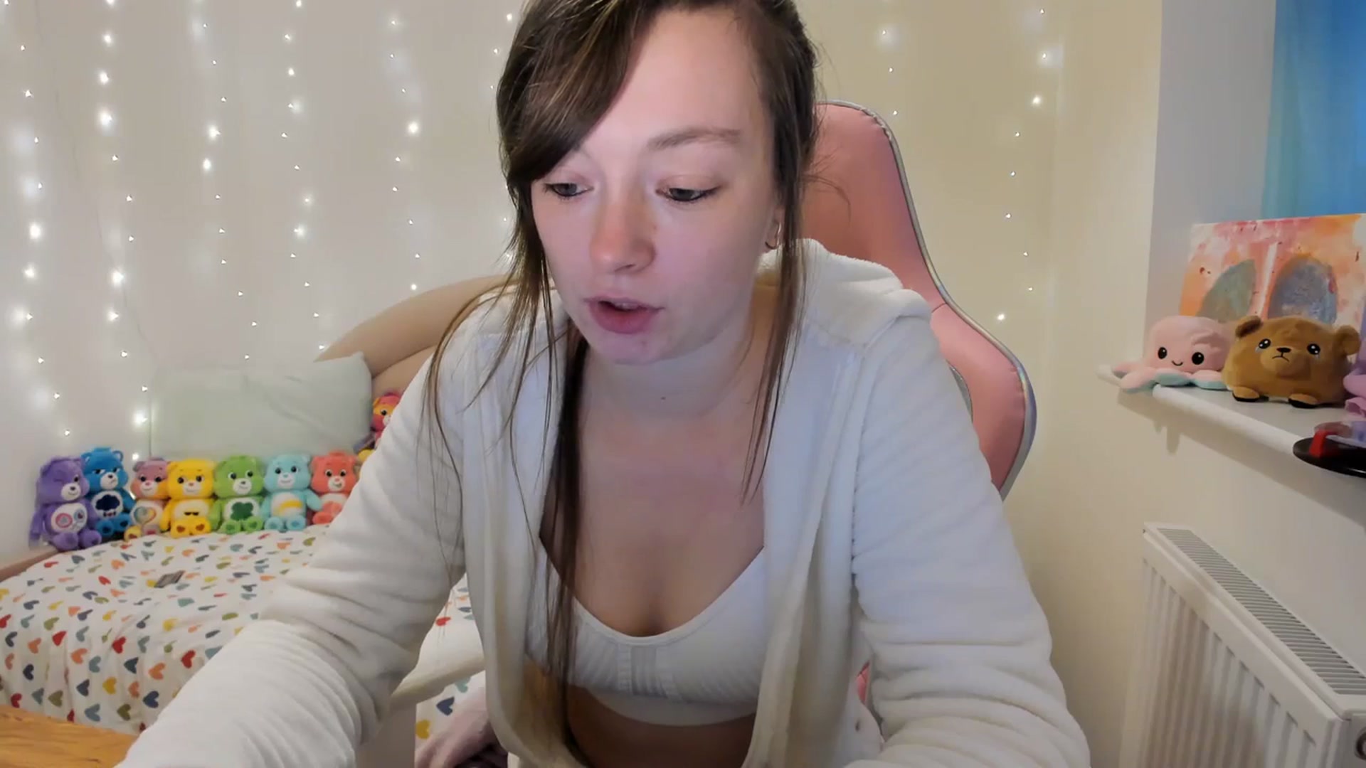 Gallery image thumbnail from JessieBear_'s myfreecams stream on, 11/06/2023, 16:56 image 15 of 20