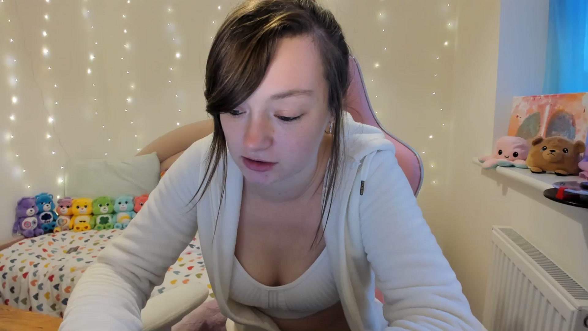 Gallery image thumbnail from JessieBear_'s myfreecams stream on, 11/06/2023, 16:56 image 5 of 20