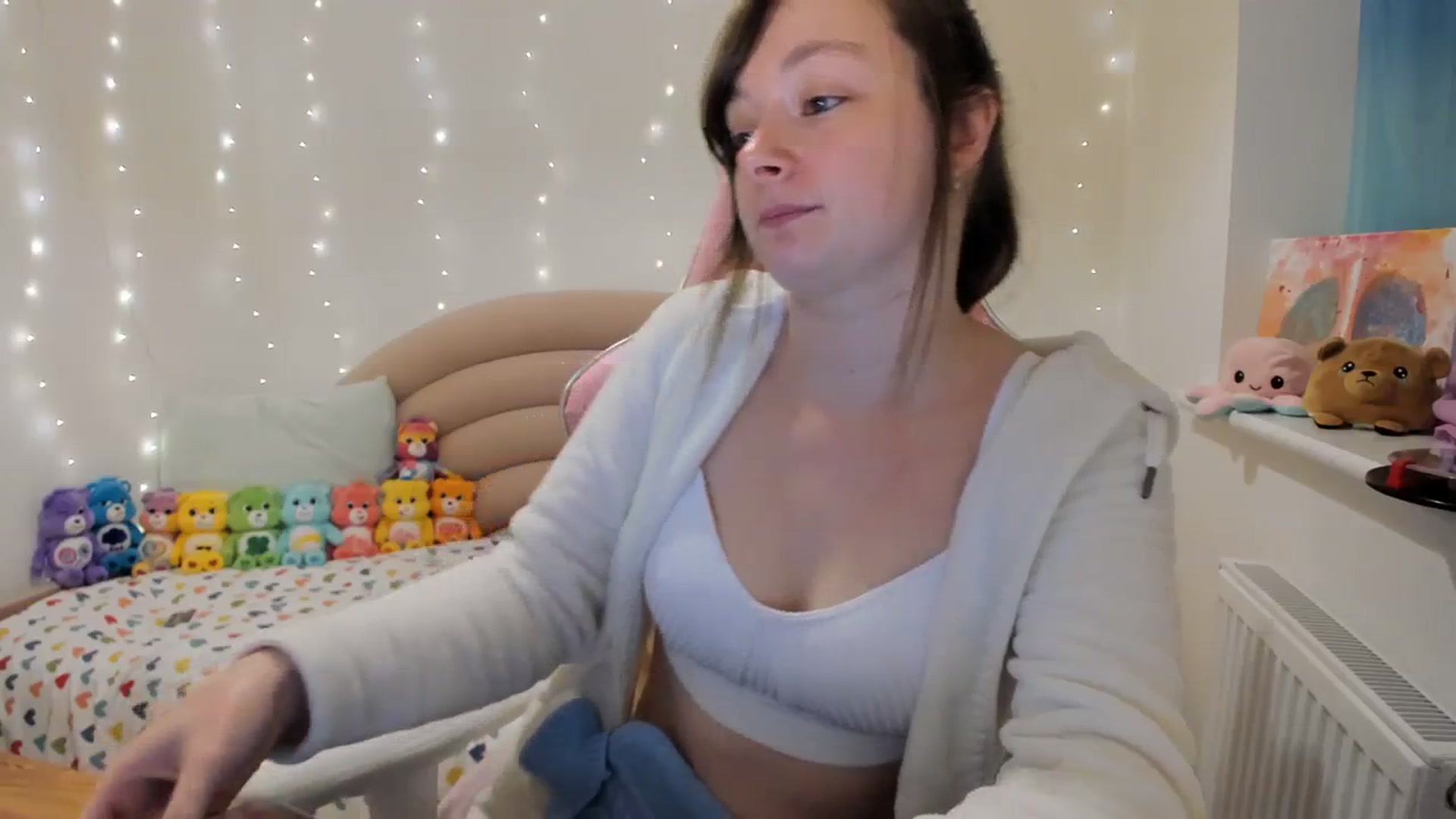 Gallery image thumbnail from JessieBear_'s myfreecams stream on, 11/06/2023, 17:29 image 16 of 20